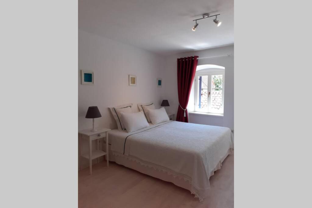 One-Bedroom Apartment - Photo 12