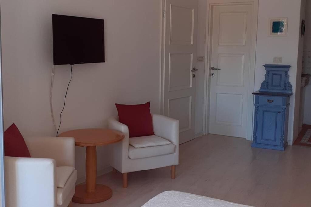 One-Bedroom Apartment - Photo 17