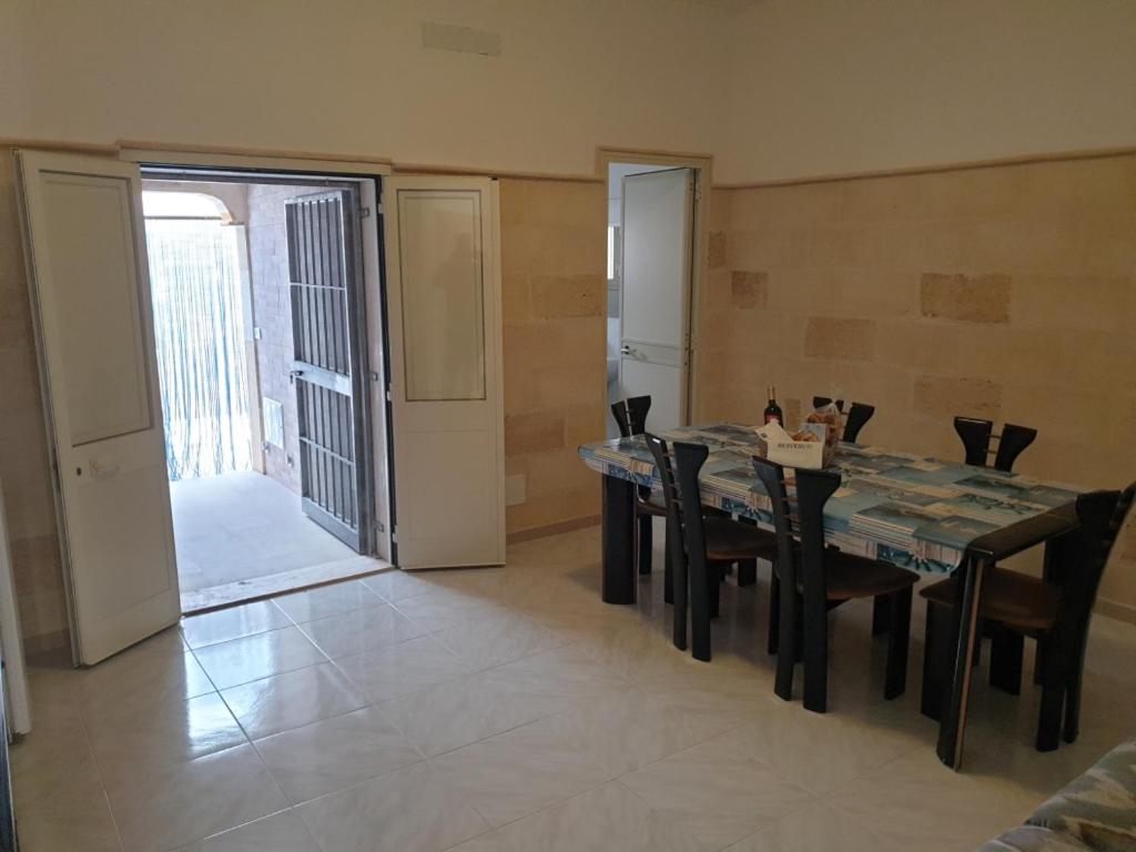One-Bedroom House photo 3