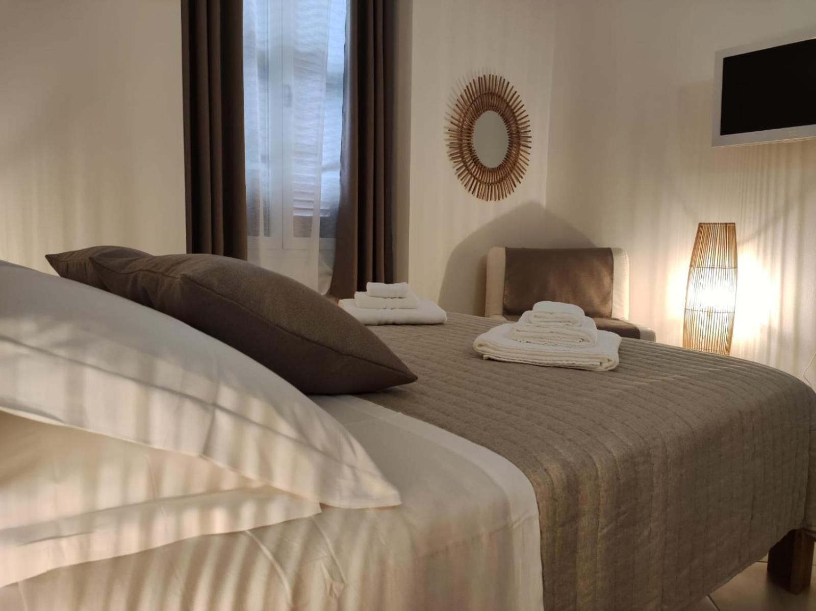 Large Double or Twin Room photo 1
