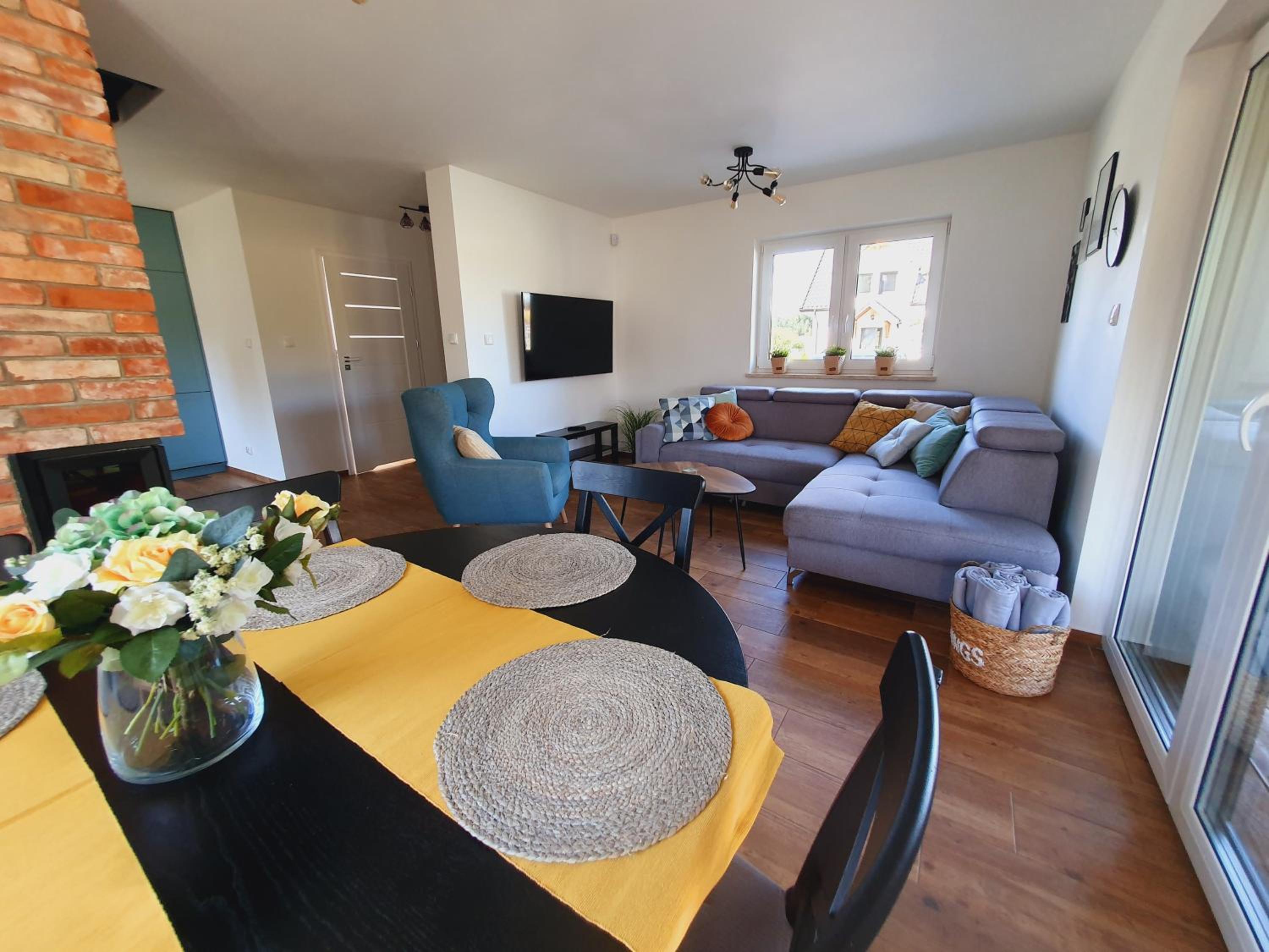 Three-Bedroom House photo 2