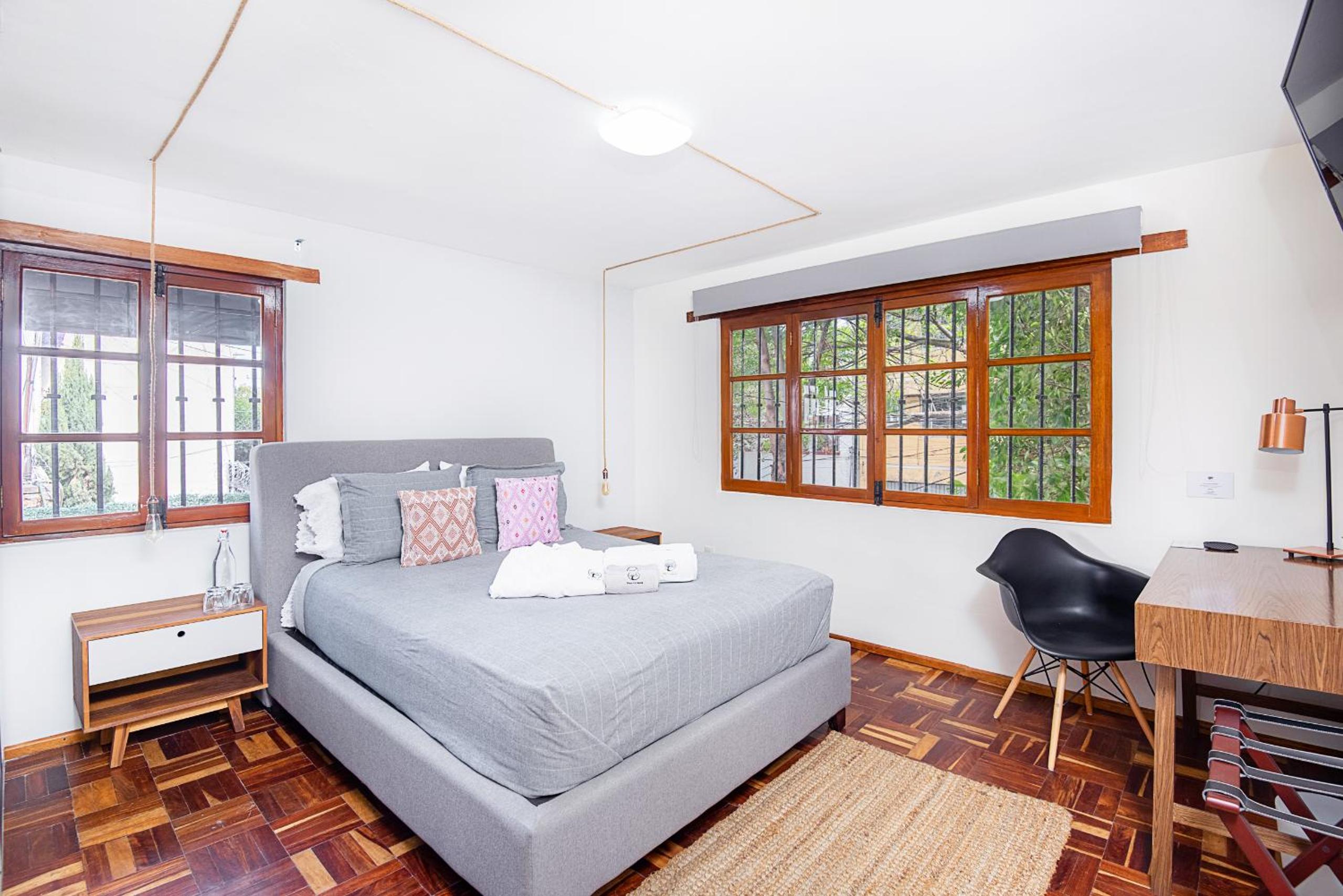 Deluxe Double Room - Photo 9