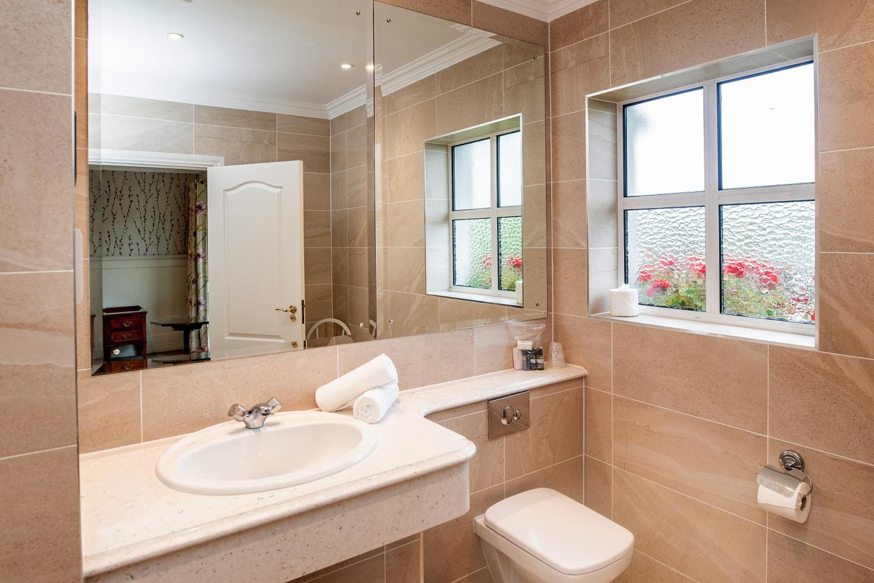 Superior Double Room (2 Adults) - Photo 4
