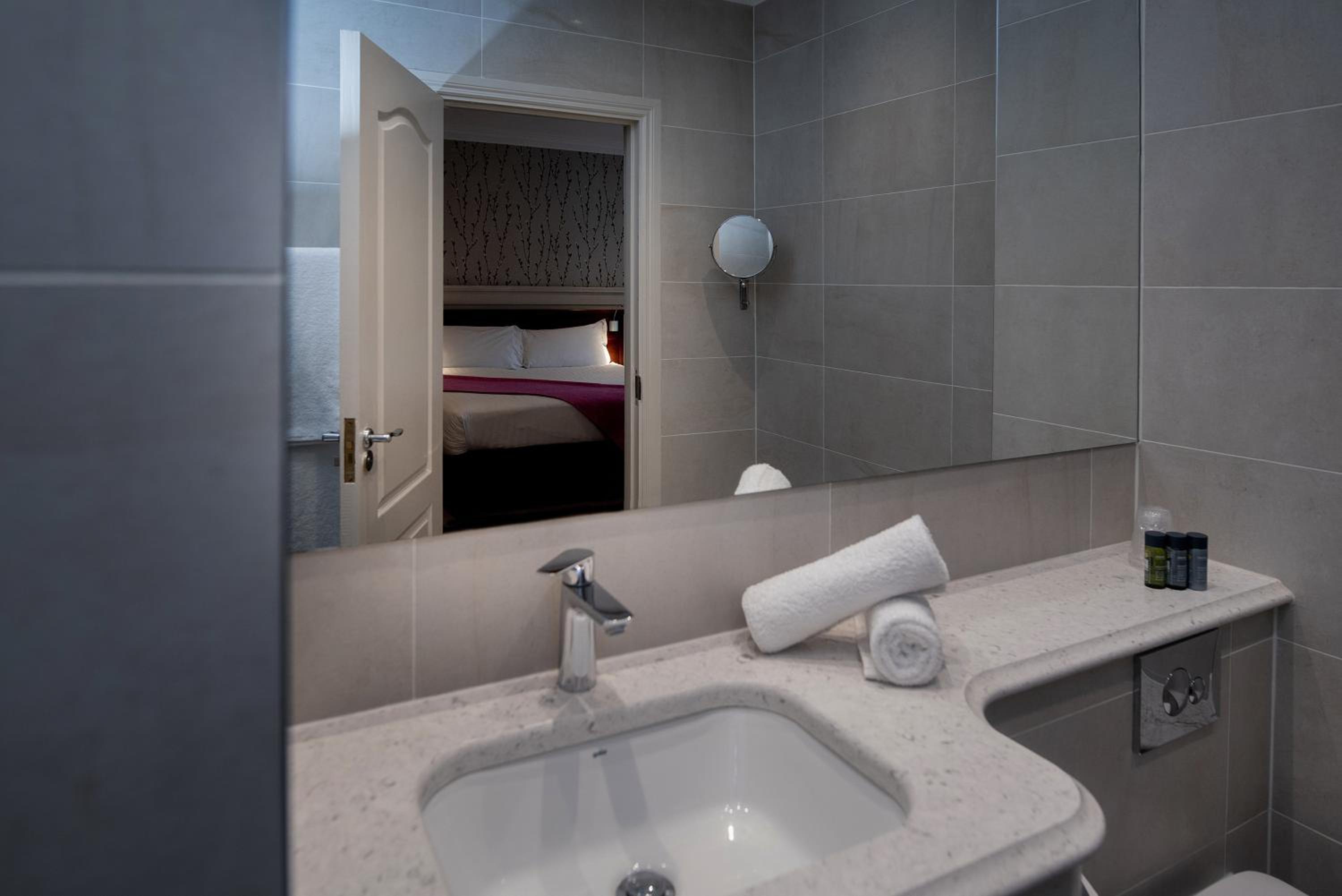 Standard Triple Room - Photo 2