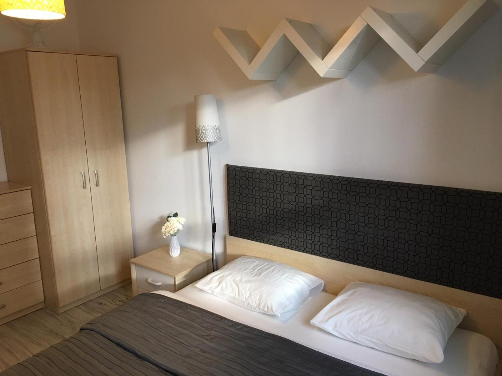One-Bedroom Apartment - Photo 3