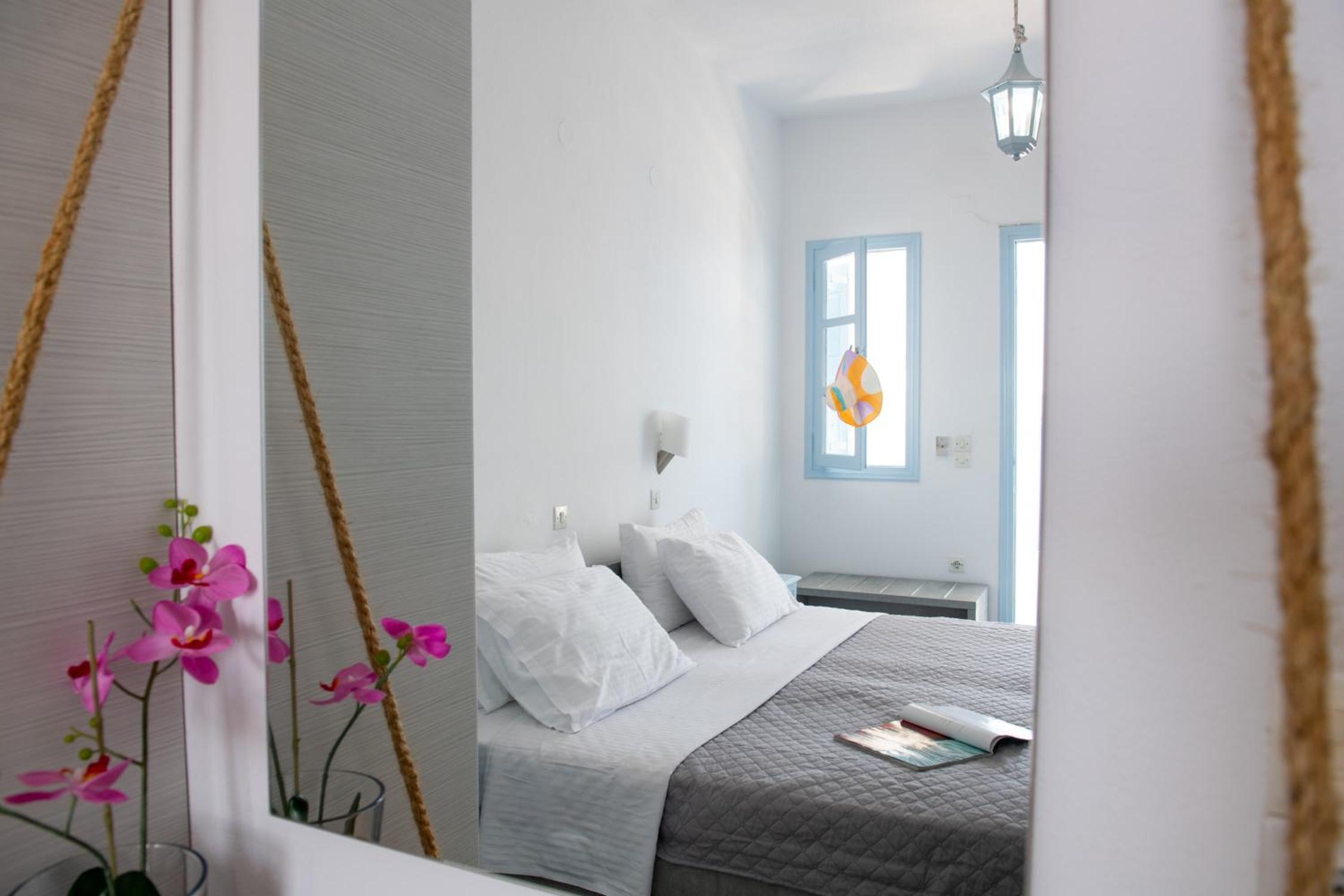 Superior Double Room with Veranda and Caldera View - Photo 1