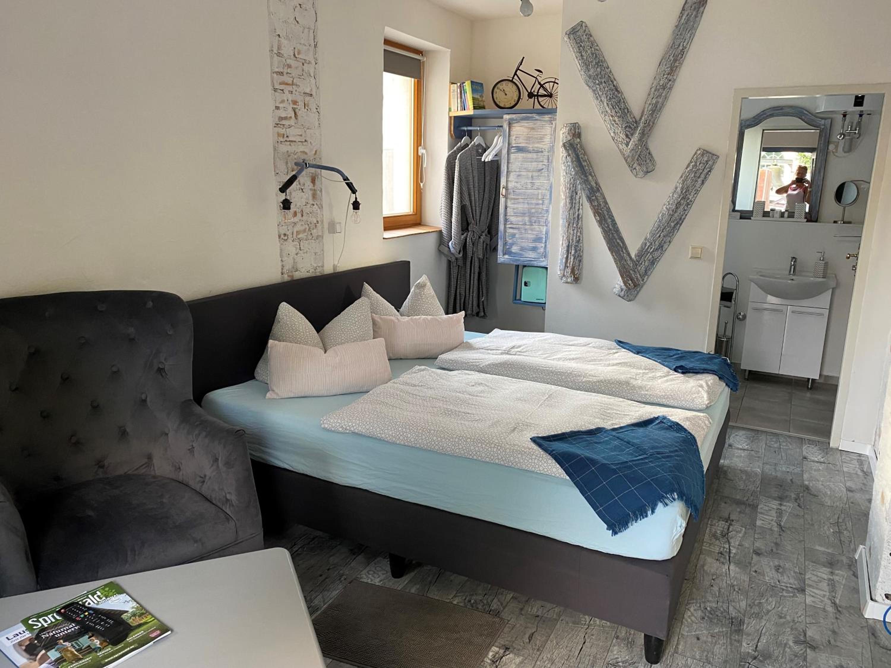 Double Room - Disability Access photo 3