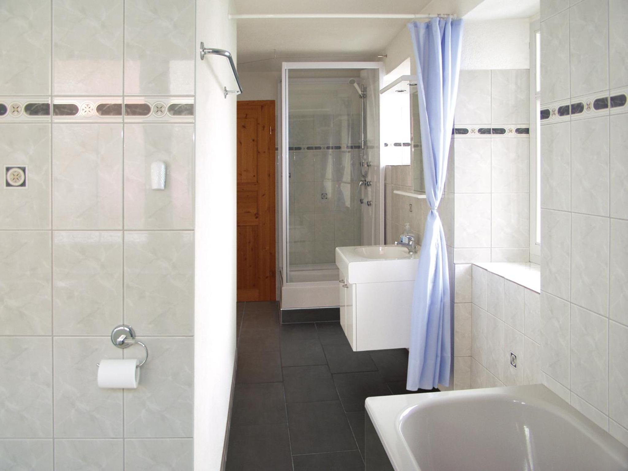 Single Room with Shared Bathroom photo 2