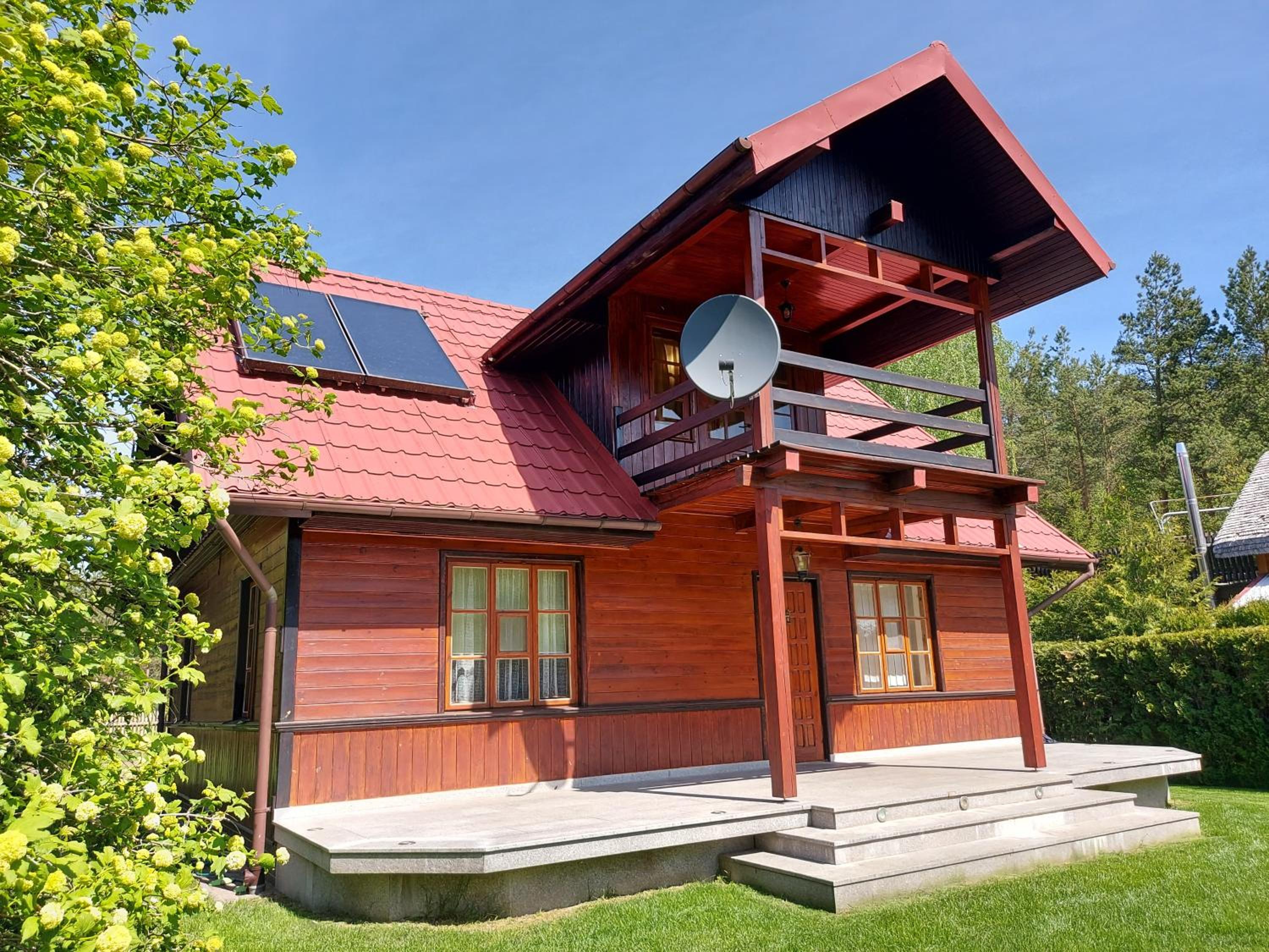 Five-Bedroom House photo 1
