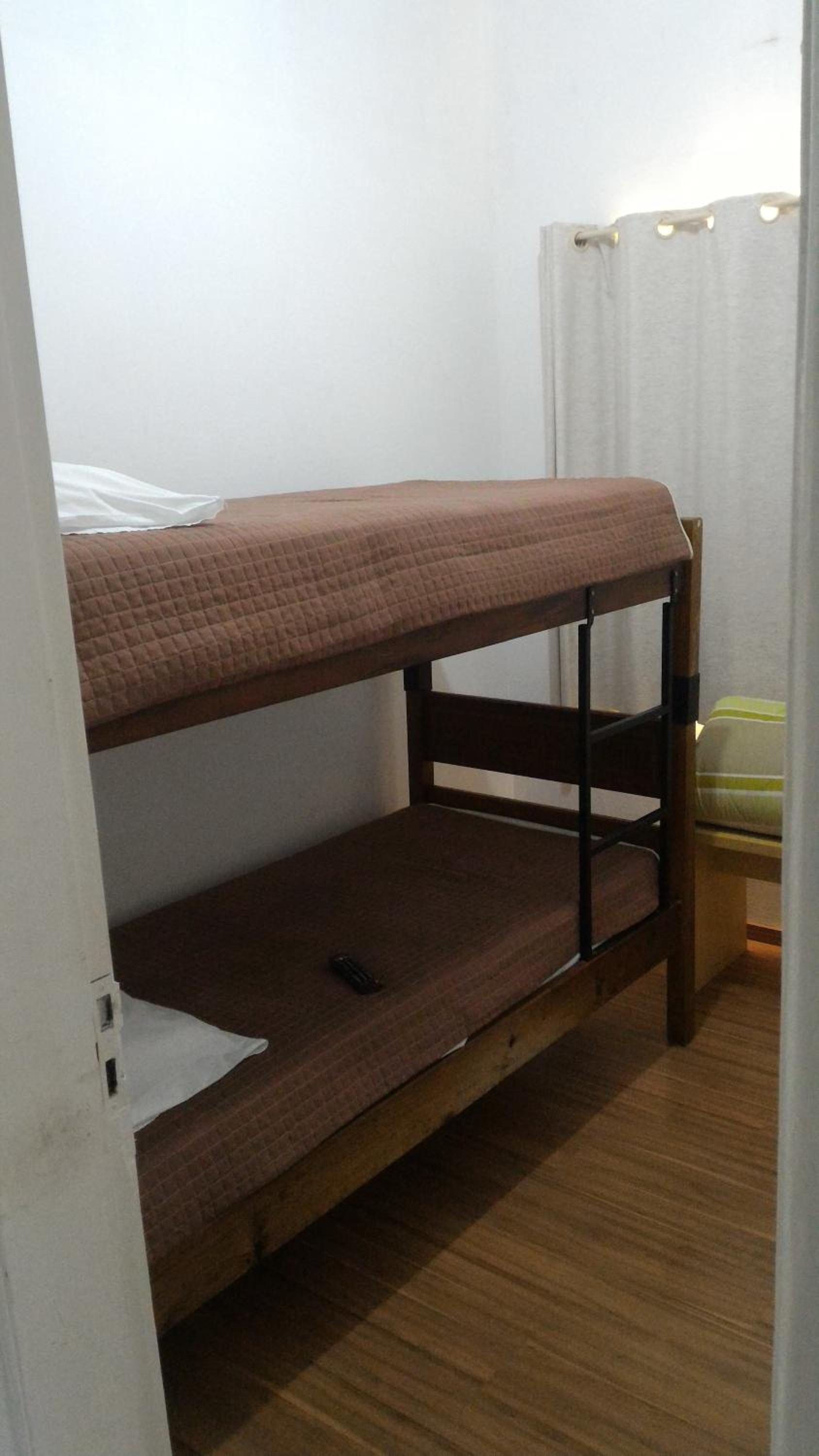Standard Twin Room with Shared Bathroom photo 2