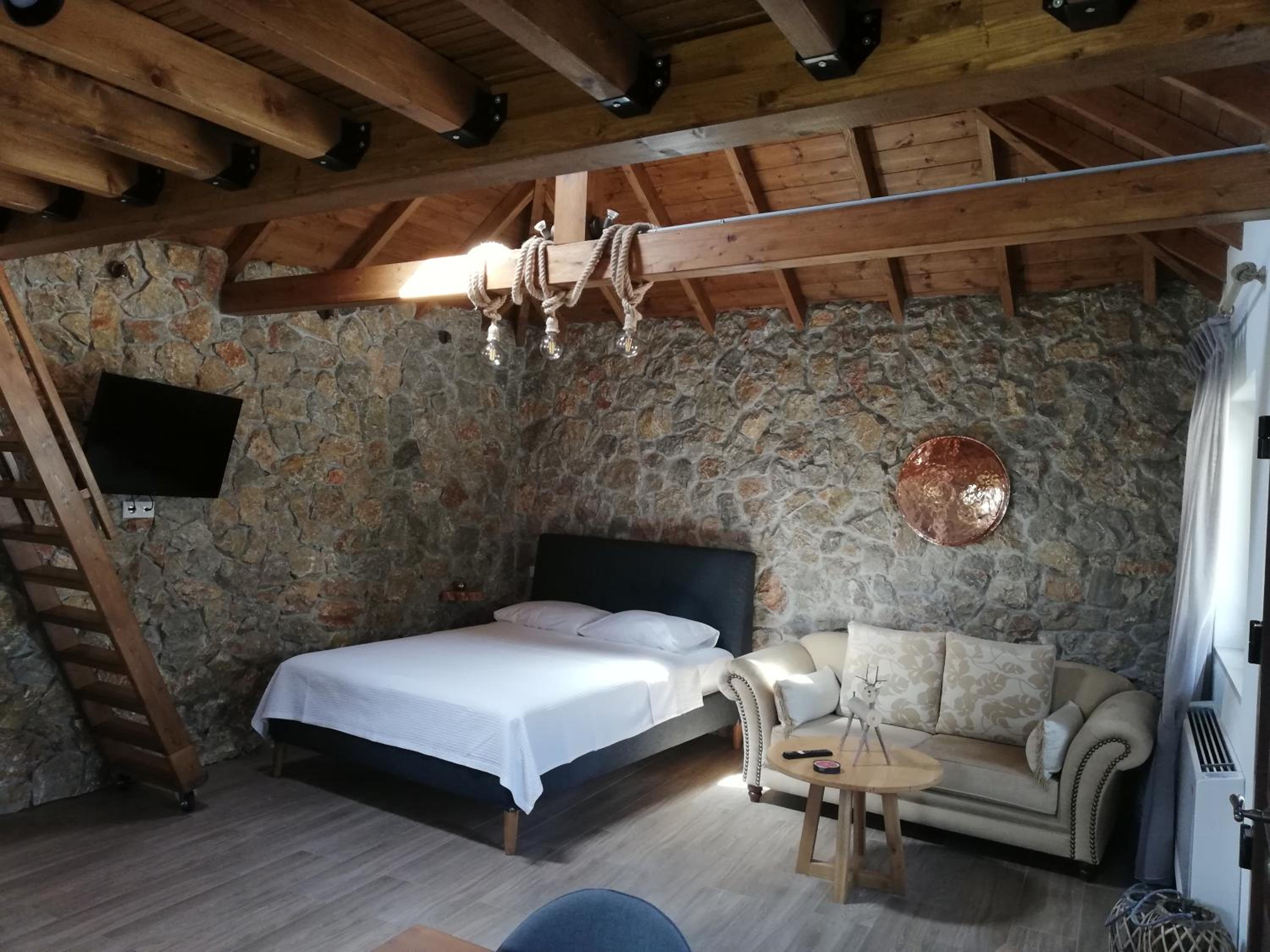 One-Bedroom House photo 1