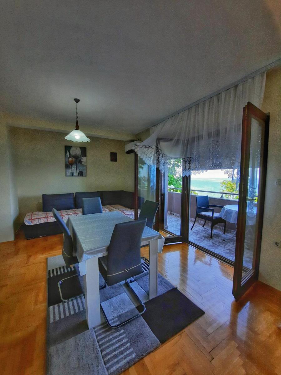 Apartment with Lake View photo 2