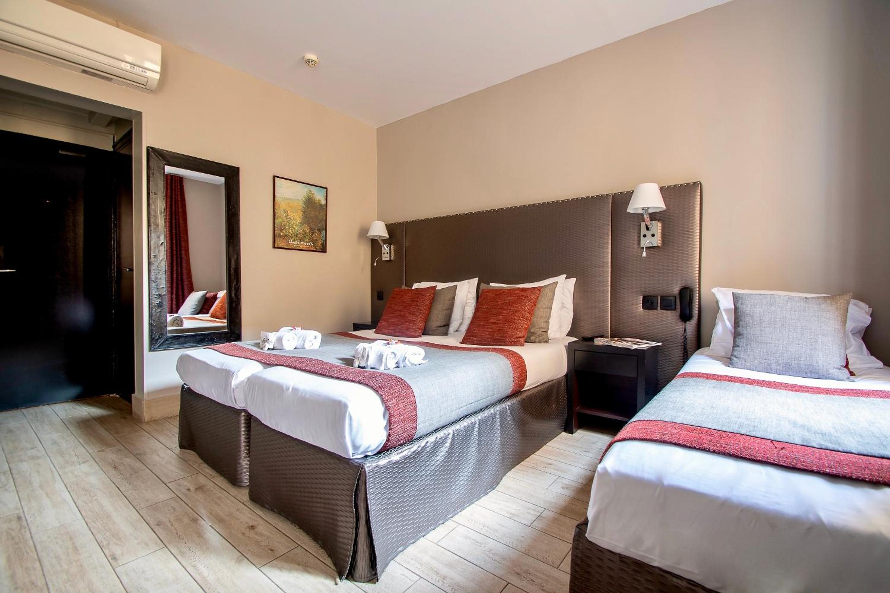 Triple Room