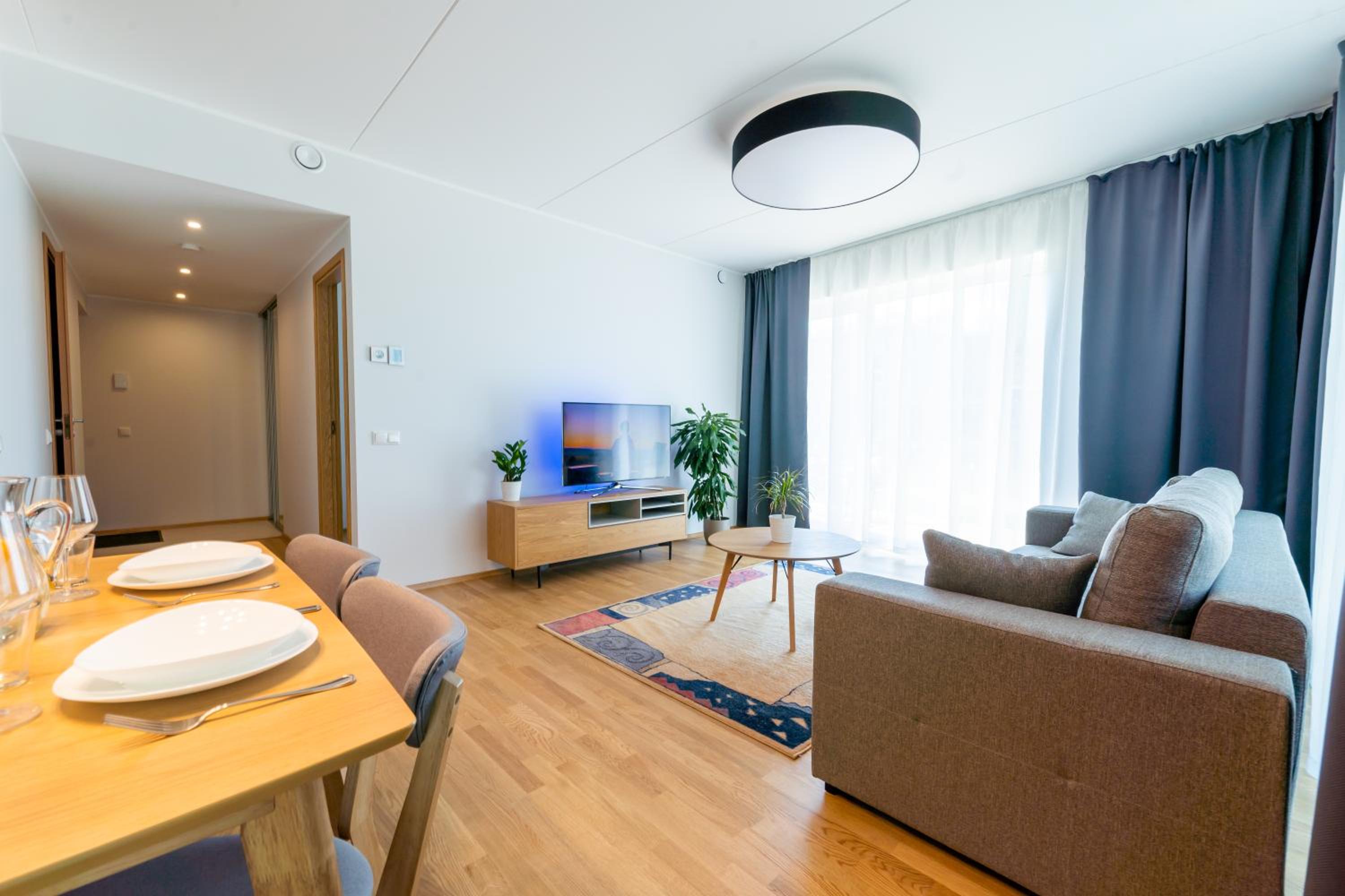 One-Bedroom Apartment photo 1