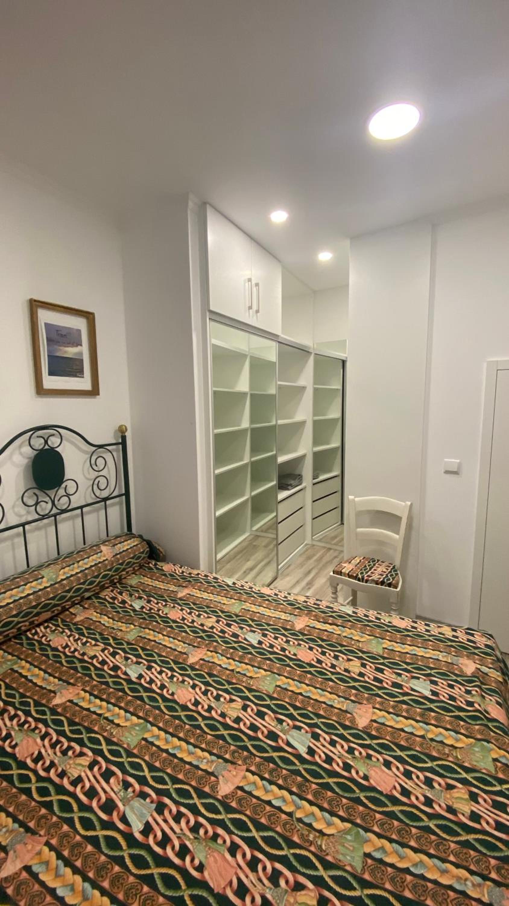 One-Bedroom Apartment - Photo 6