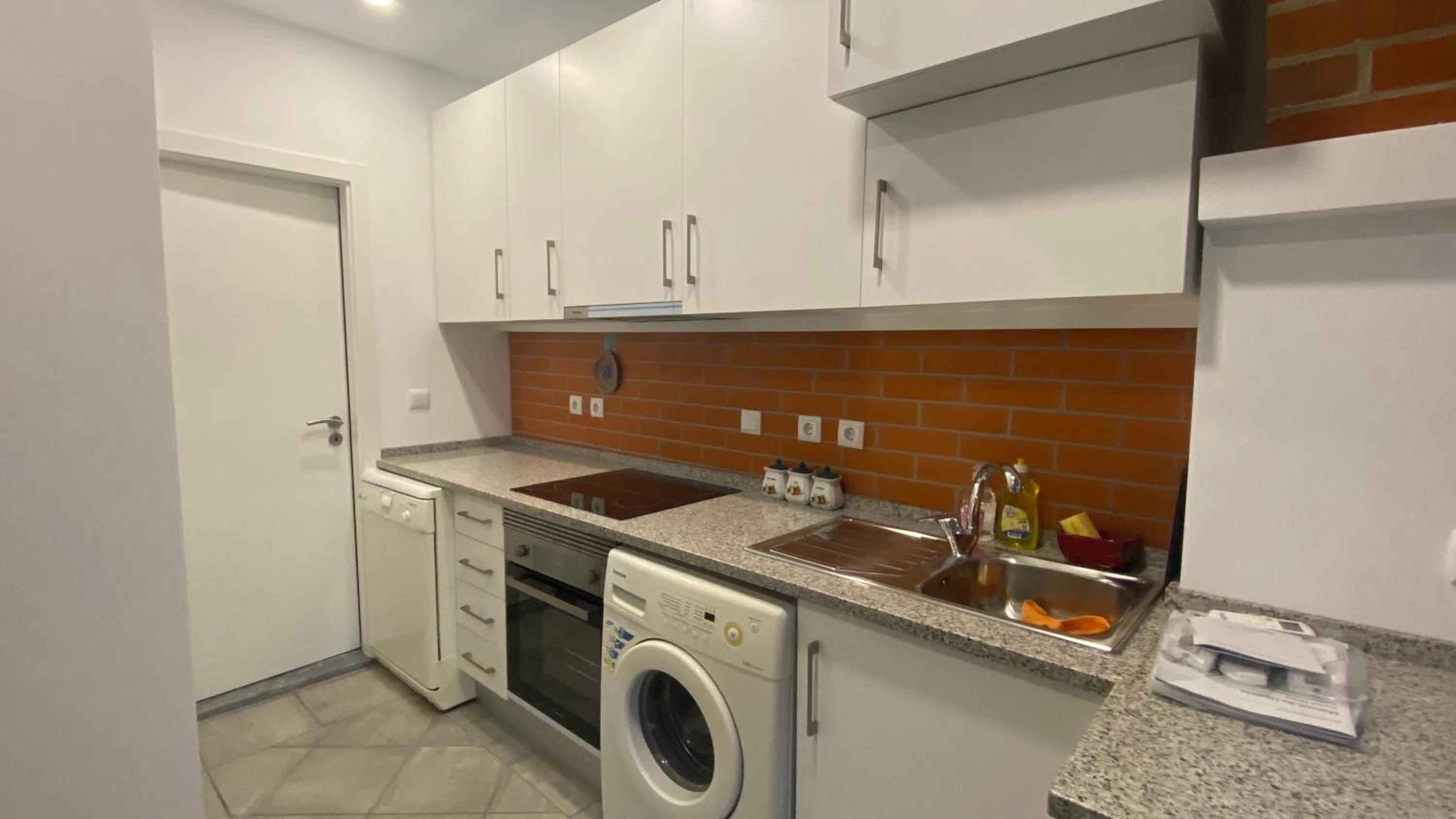 One-Bedroom Apartment - Photo 14