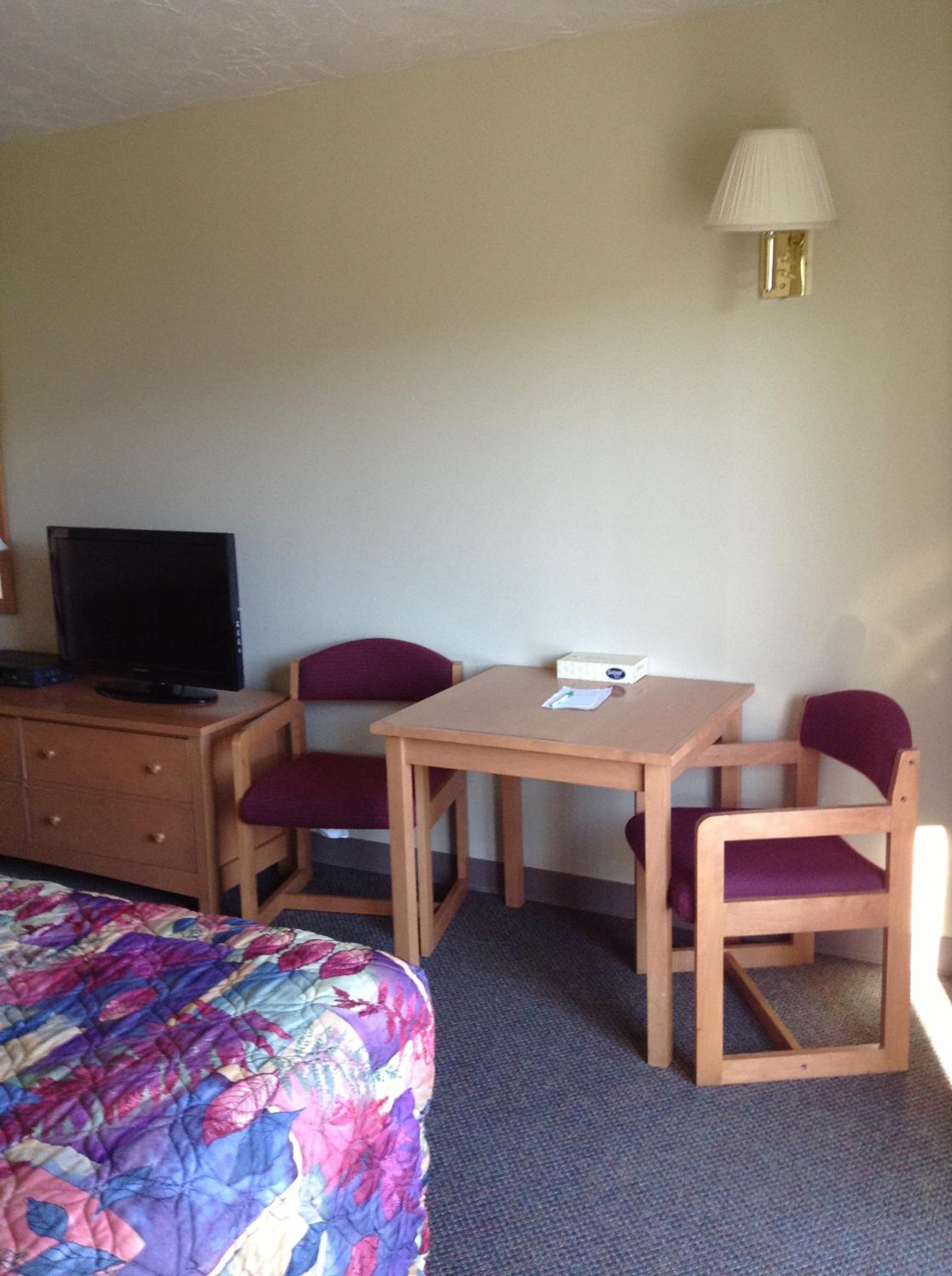 One Queen Room photo 2