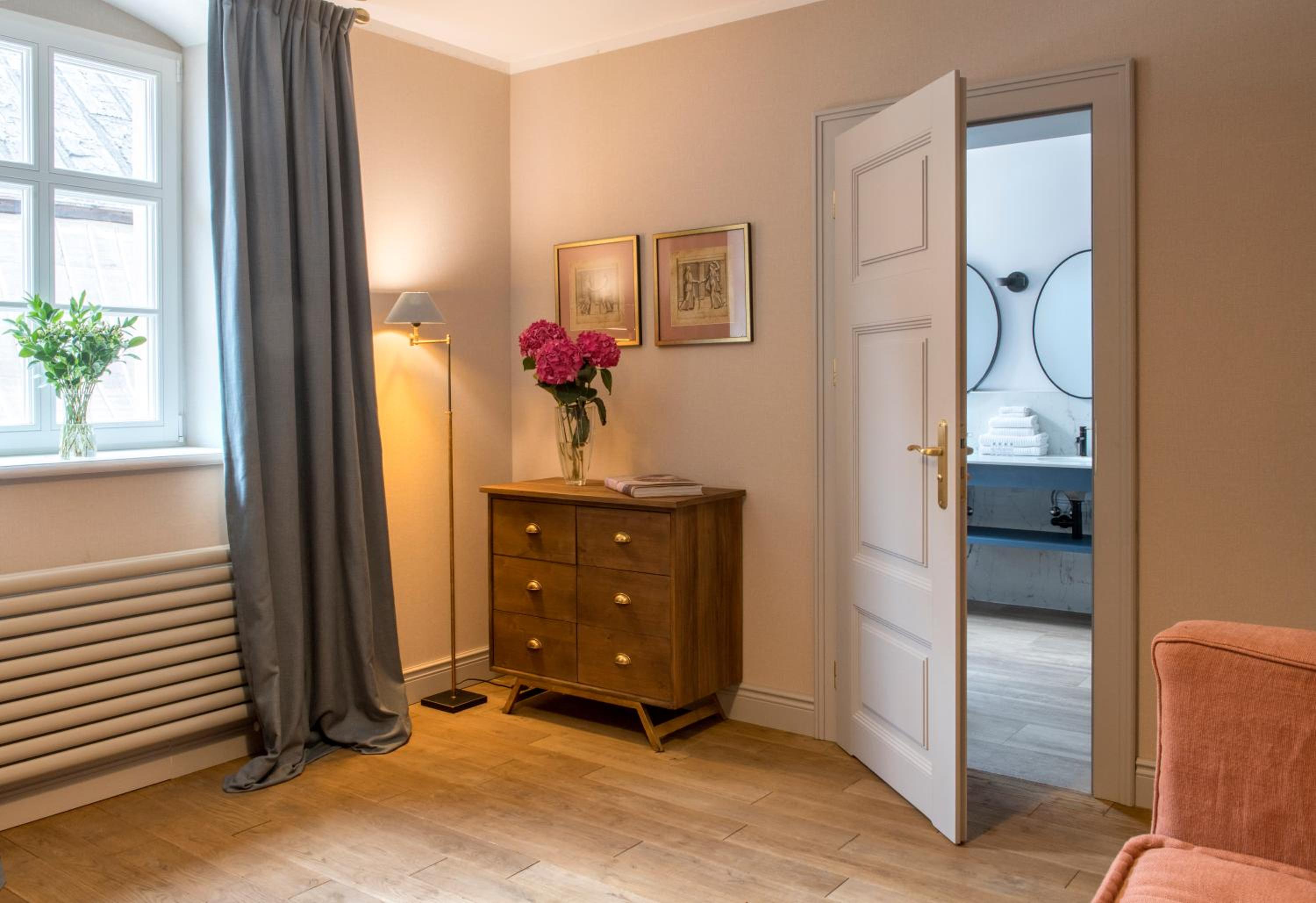 One-Bedroom Suite - Photo 1