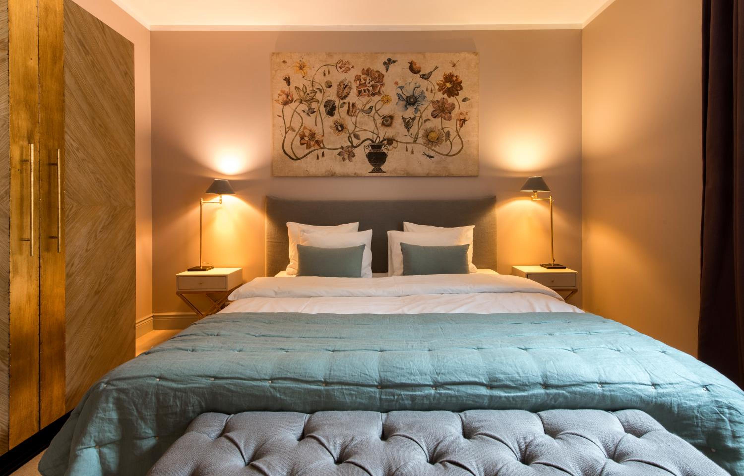 One-Bedroom Suite - Photo 3