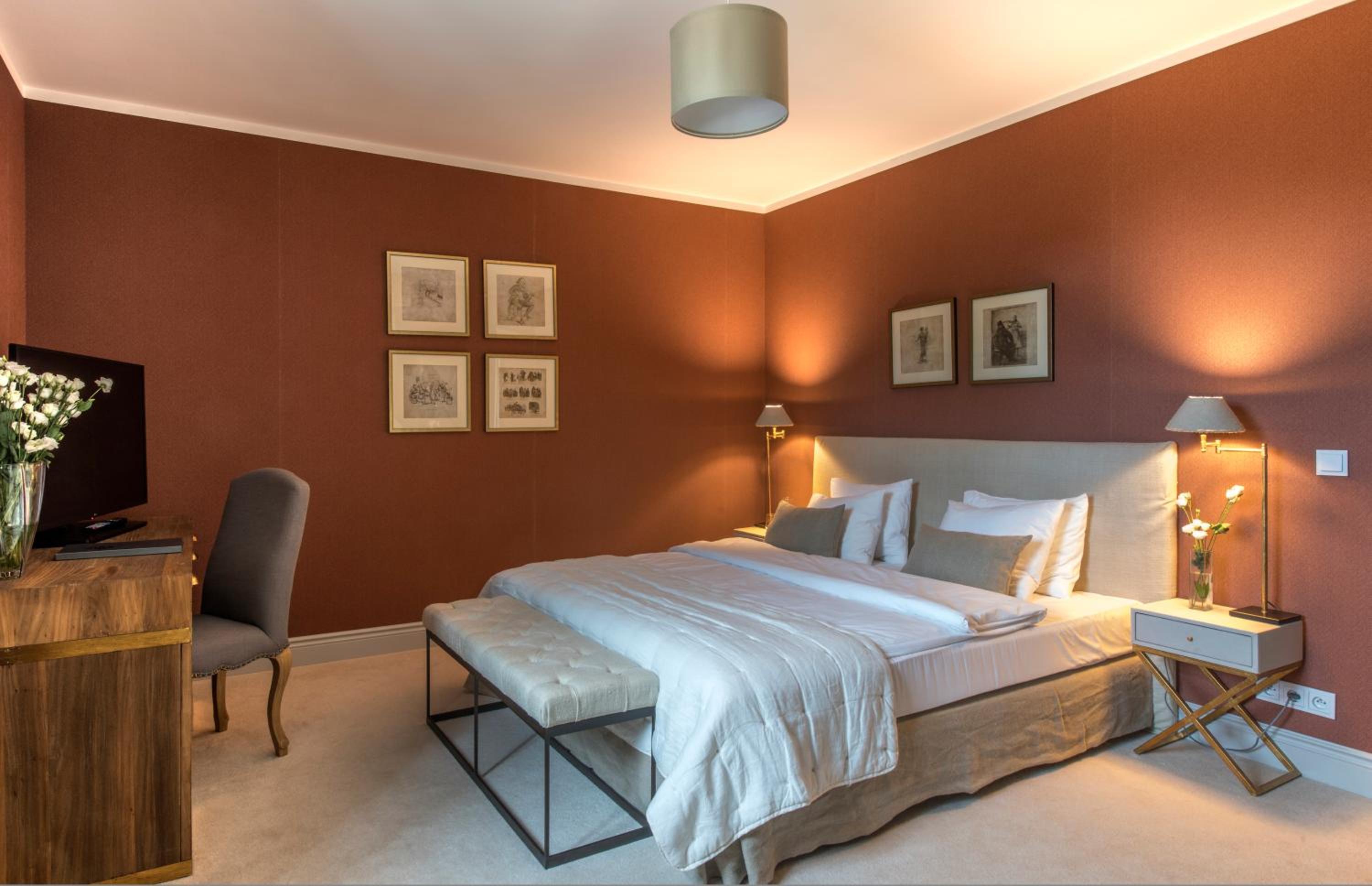 Deluxe Double Room with Bath - Photo 2