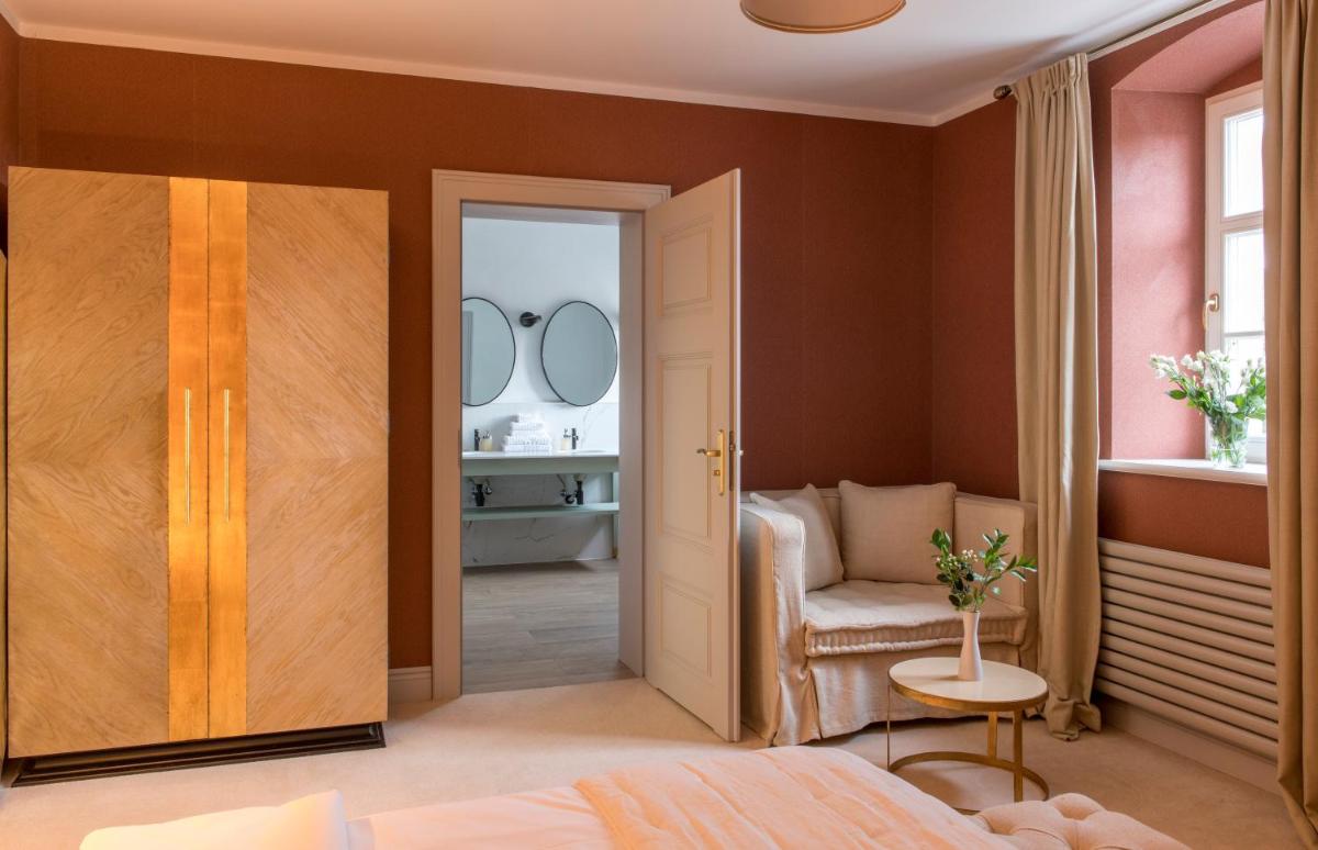 Deluxe Double Room with Bath - Photo 1