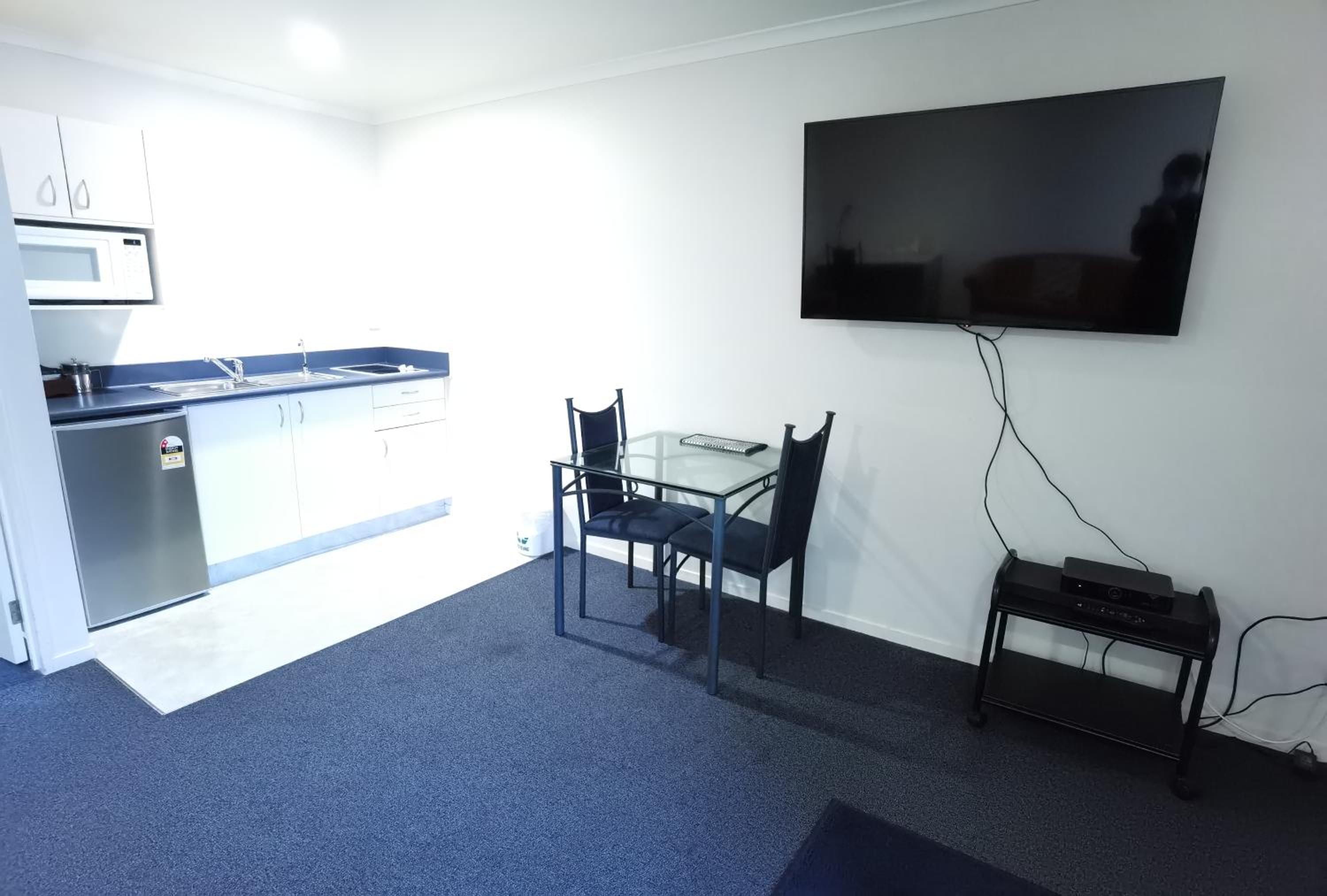 Superior One-Bedroom Suite with Spa Bath with Air Conditioning - Photo 7