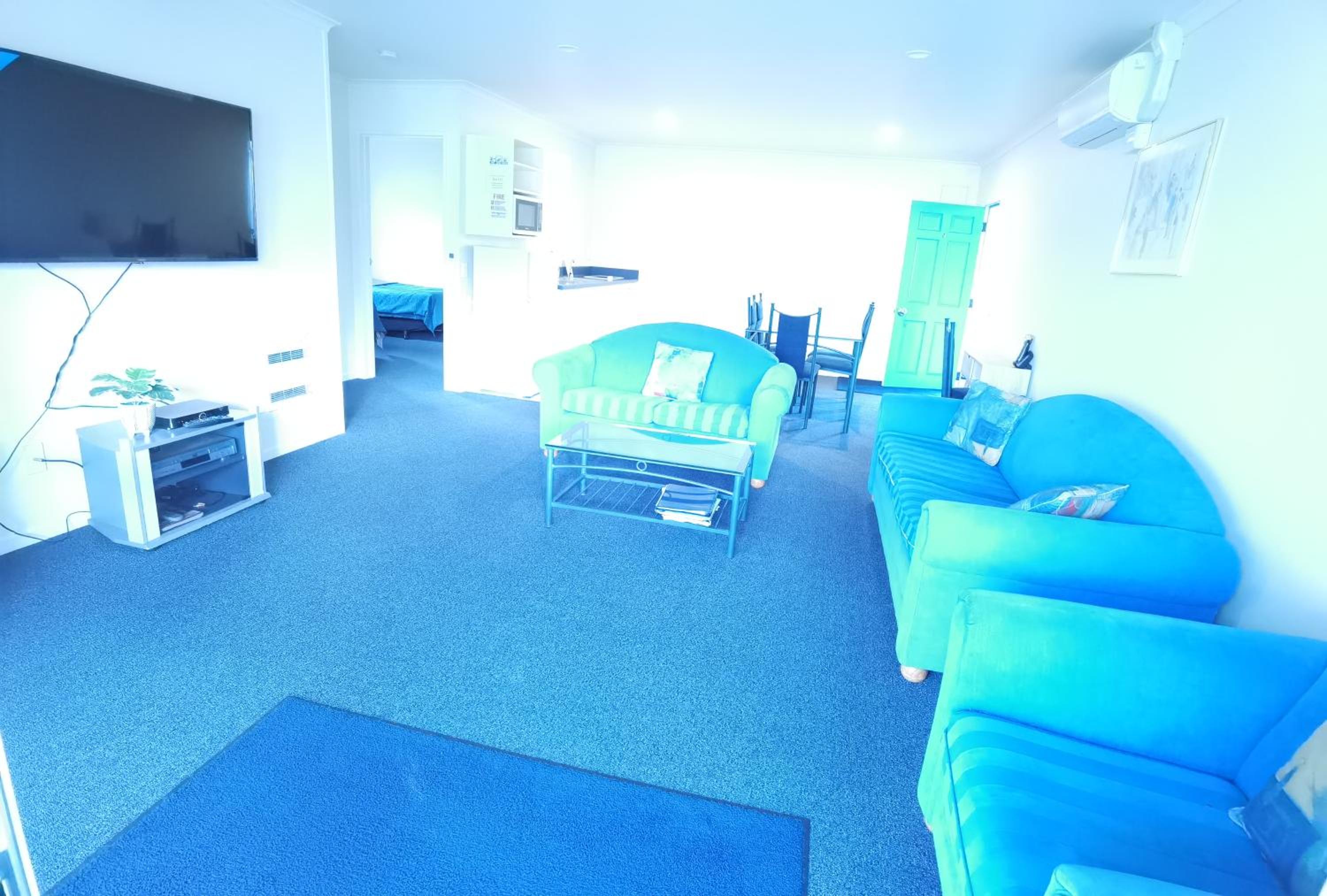 Superior Two-Bedroom Apartment with Air Conditioning - Photo 10