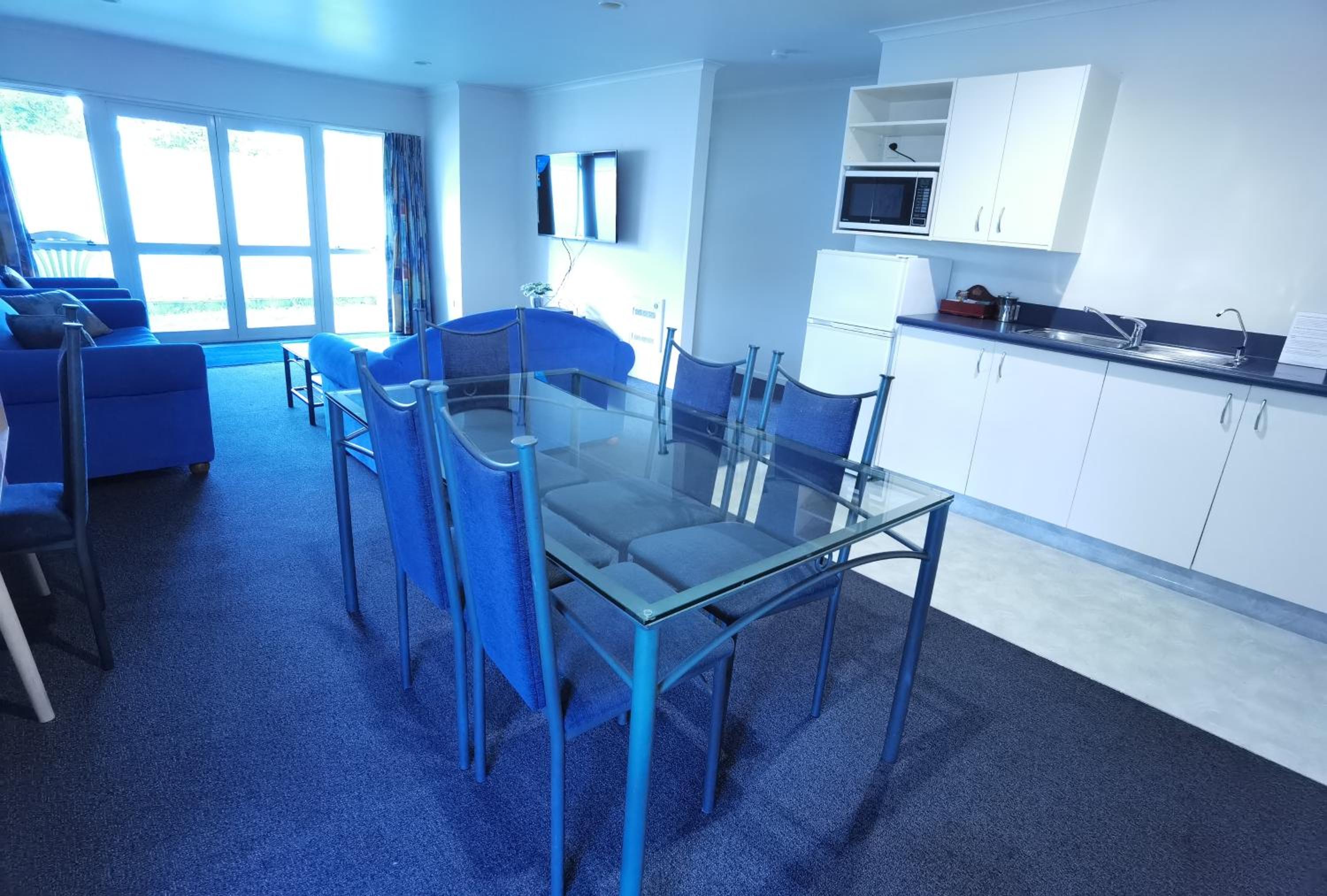 Superior Two-Bedroom Apartment with Air Conditioning - Photo 6
