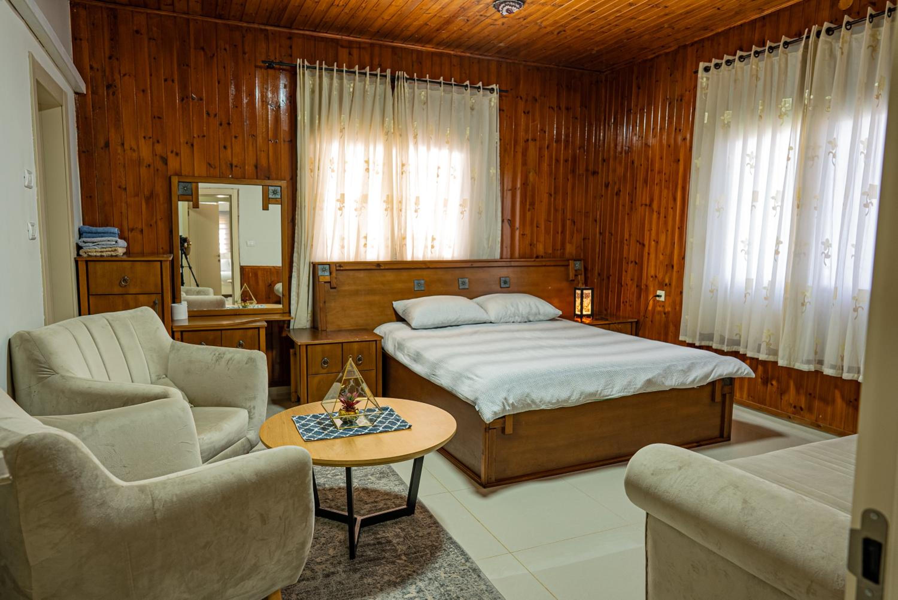 Deluxe Double Room with Shower photo 3