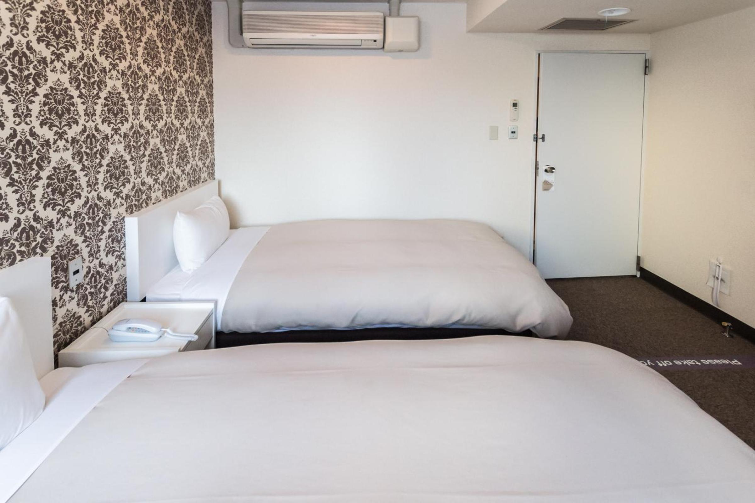 Twin Room - Non-Smoking - Photo 6