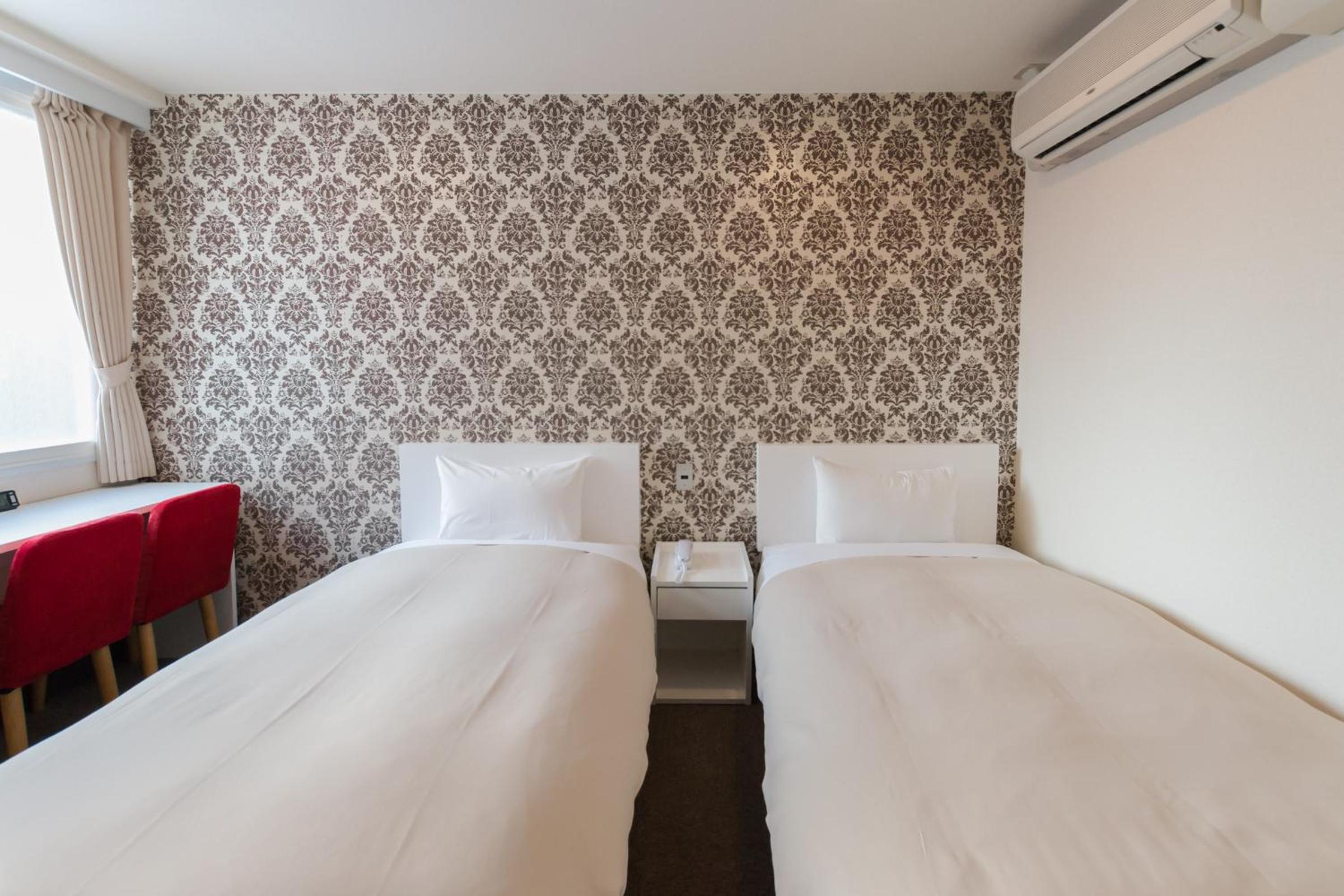 Twin Room - Non-Smoking - Photo 5