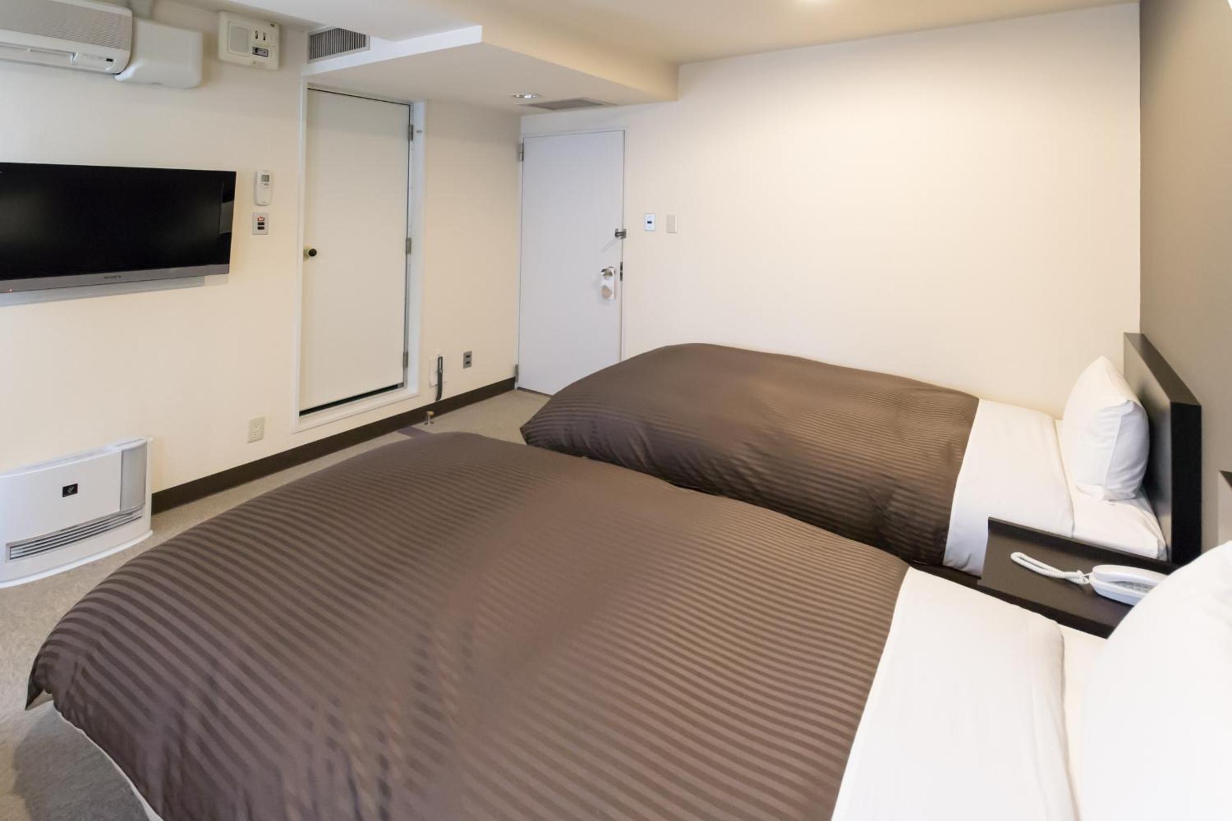 Twin Room - Smoking - Photo 2