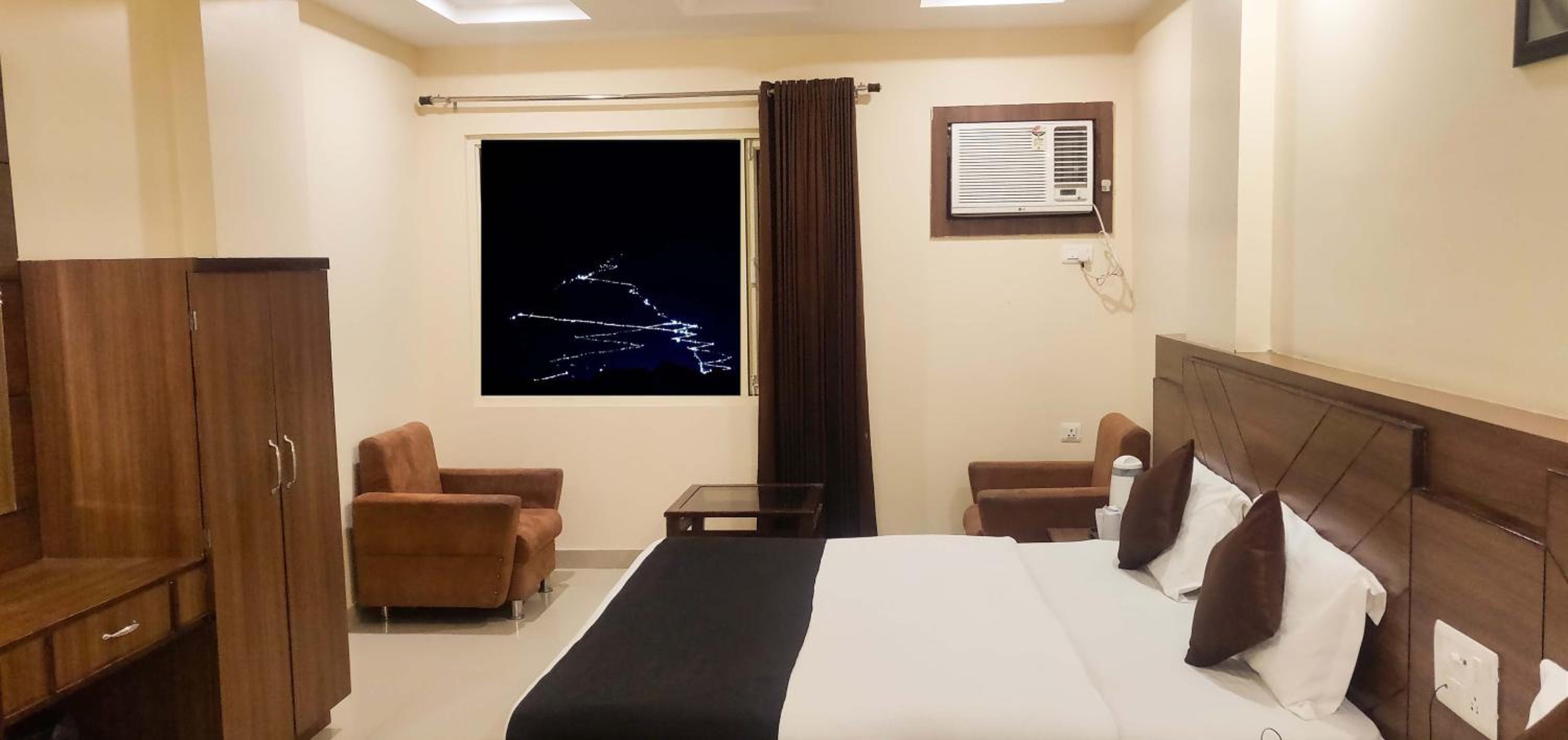 Deluxe Family Room