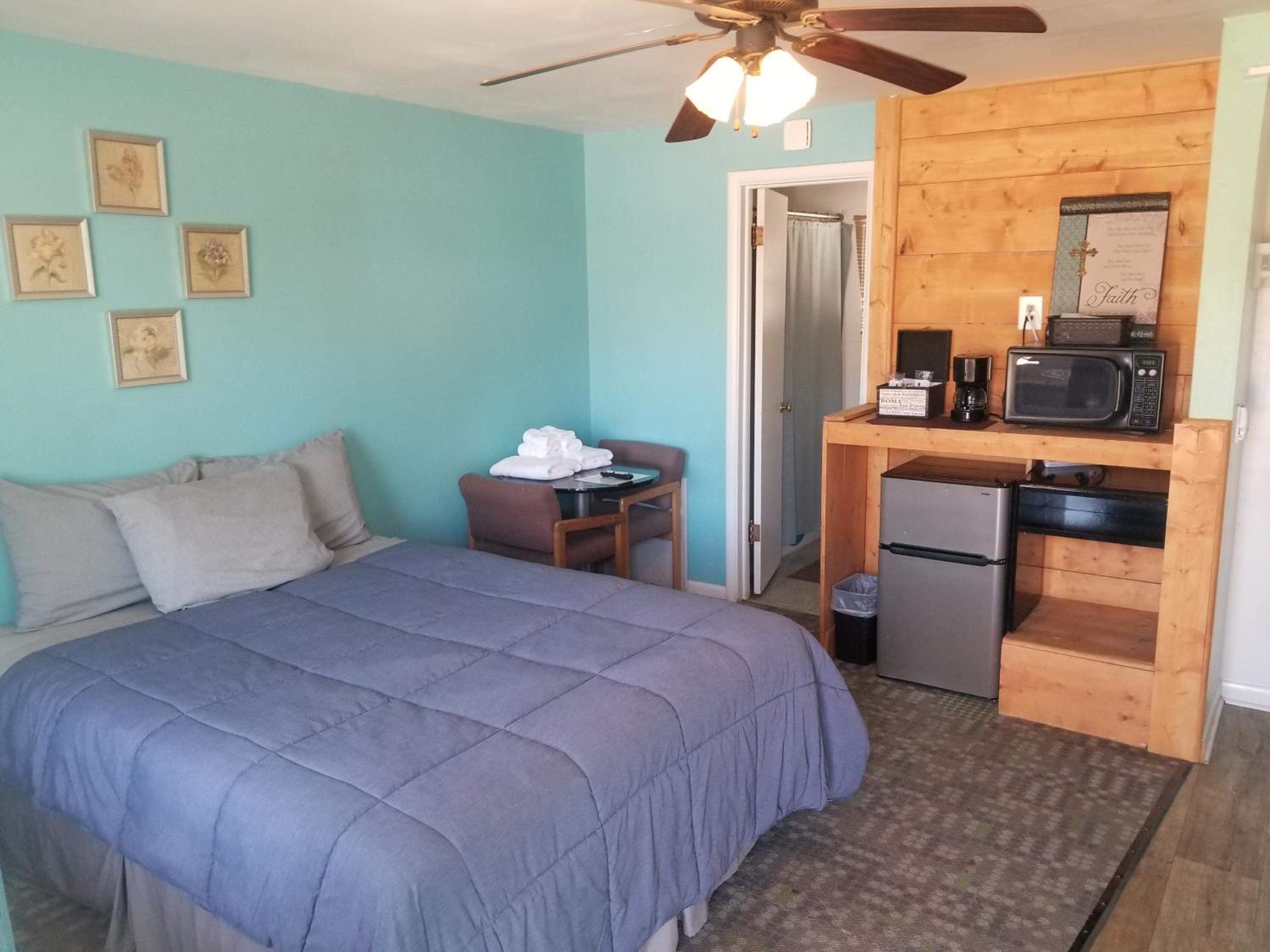 Standard Queen Room photo 1