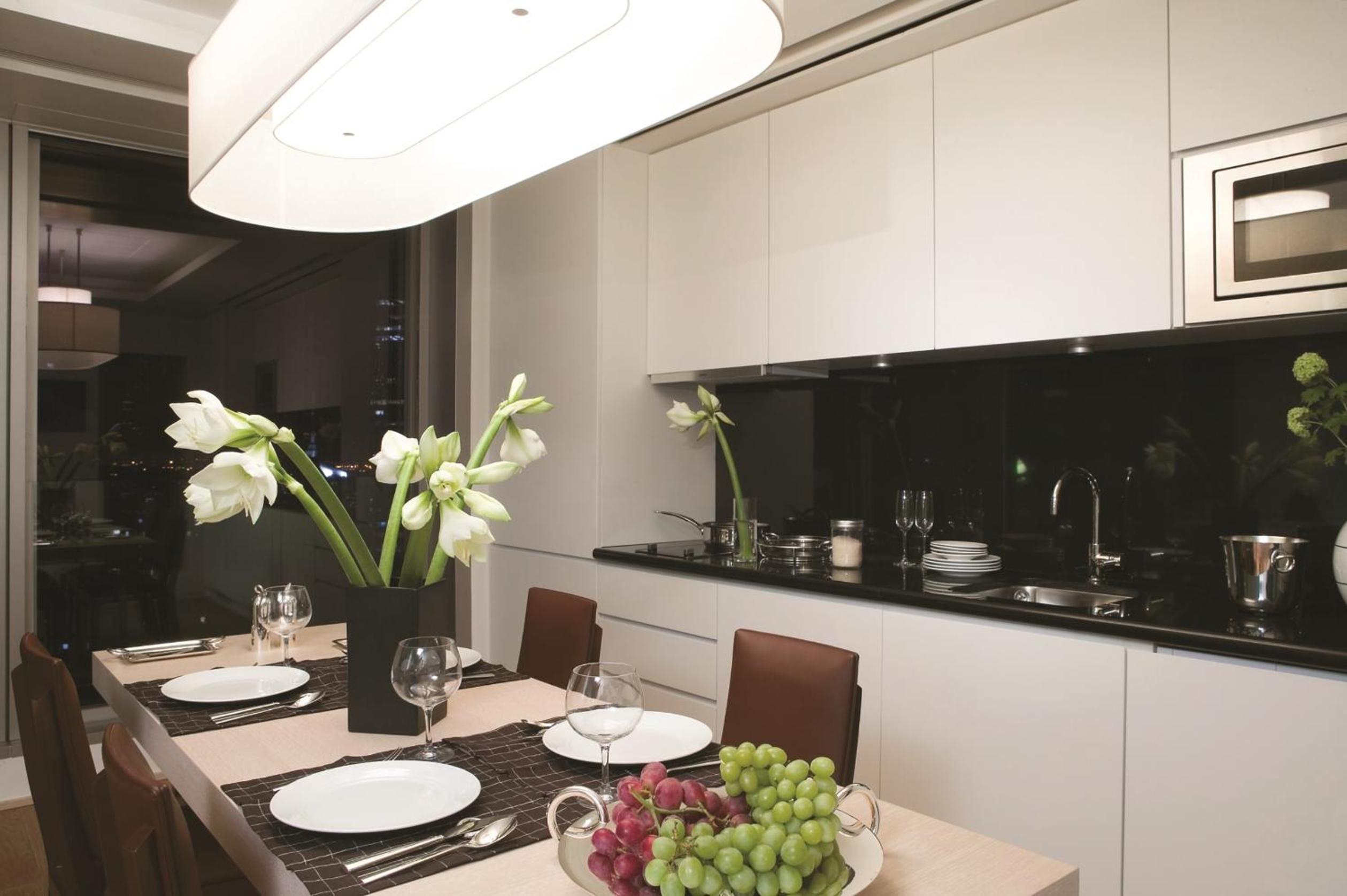 Full Floor Suite Full Floor Suite