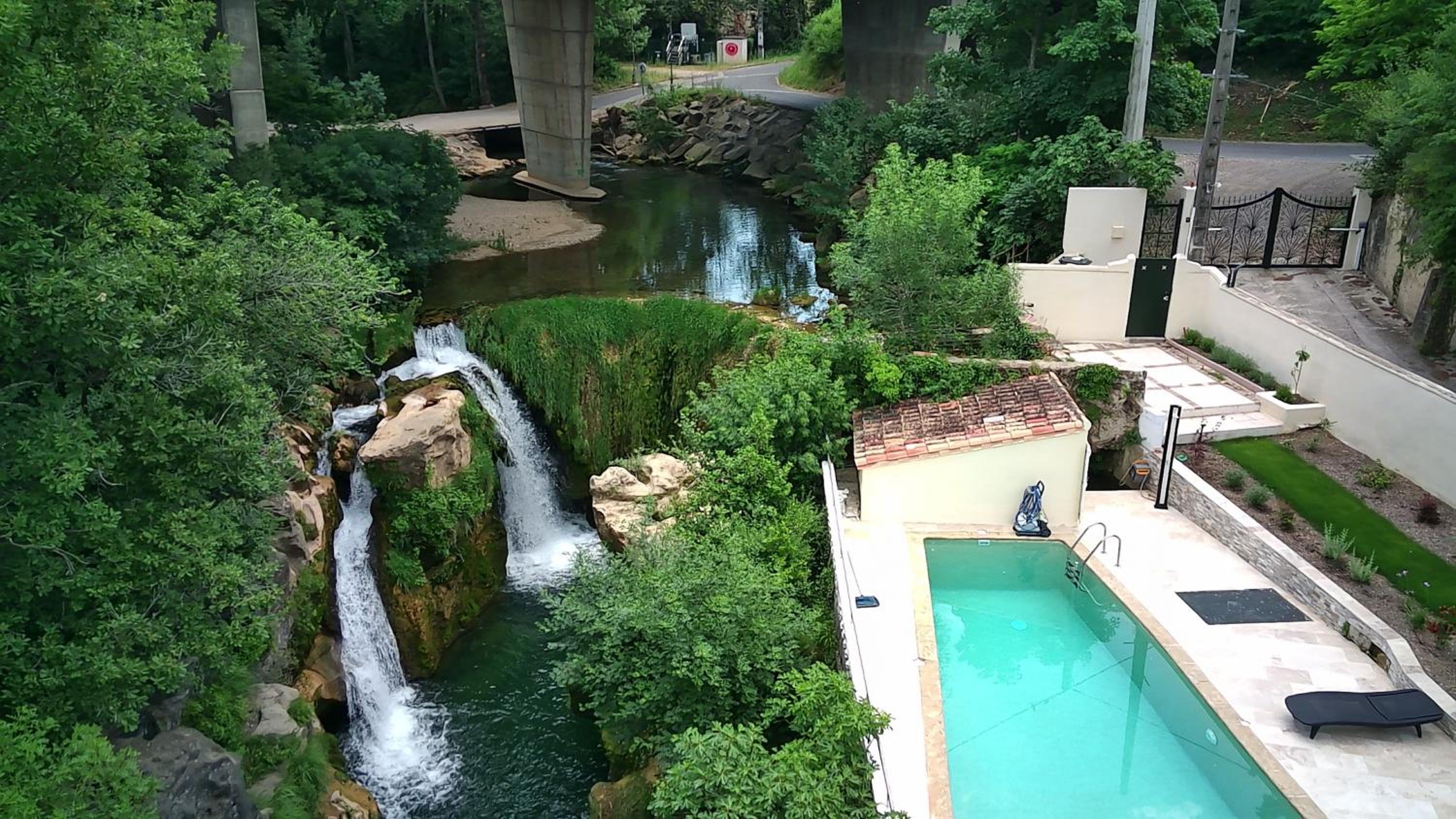 Studio with Pool View - Photo 18