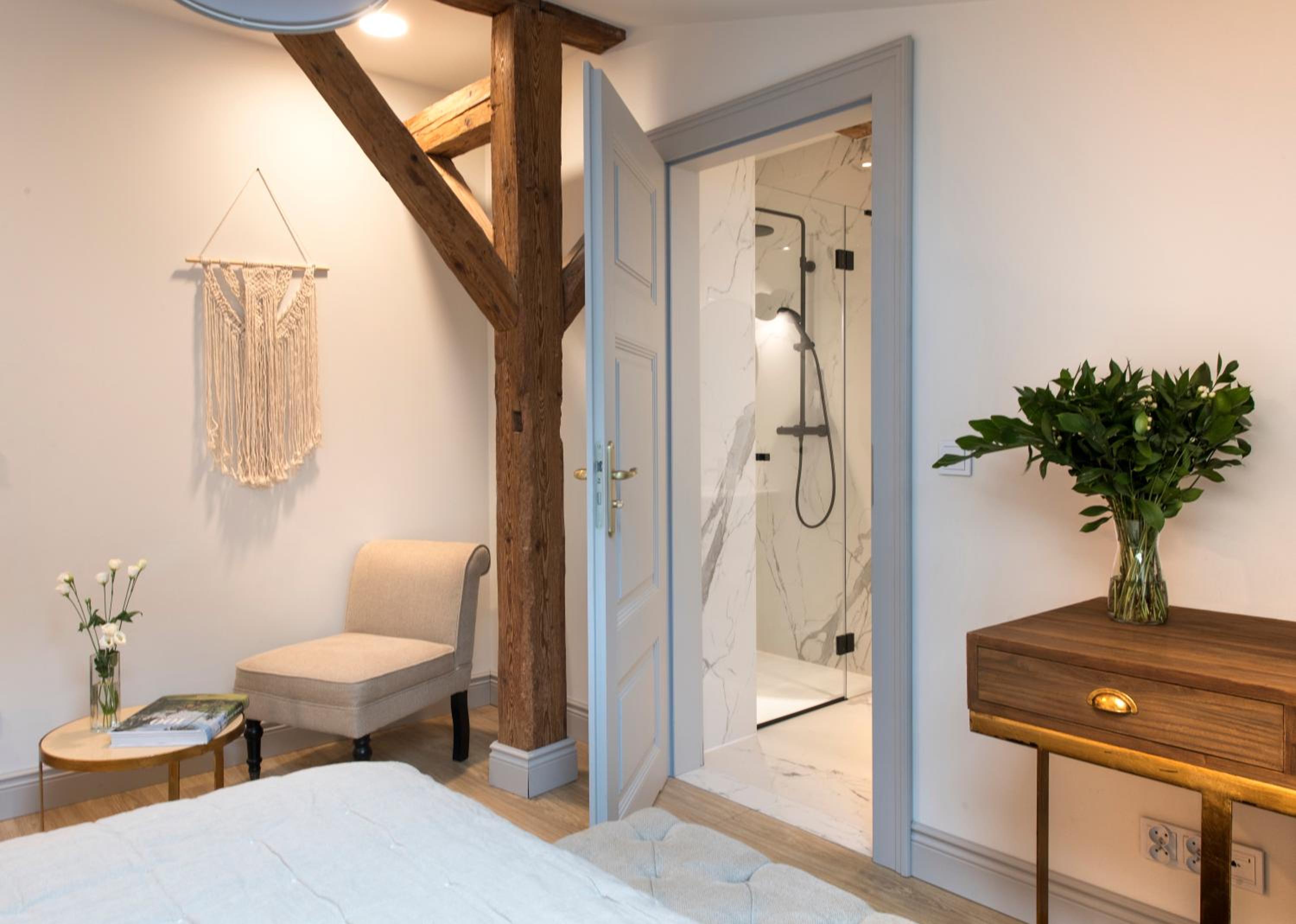 Deluxe Double Room with Shower photo 2