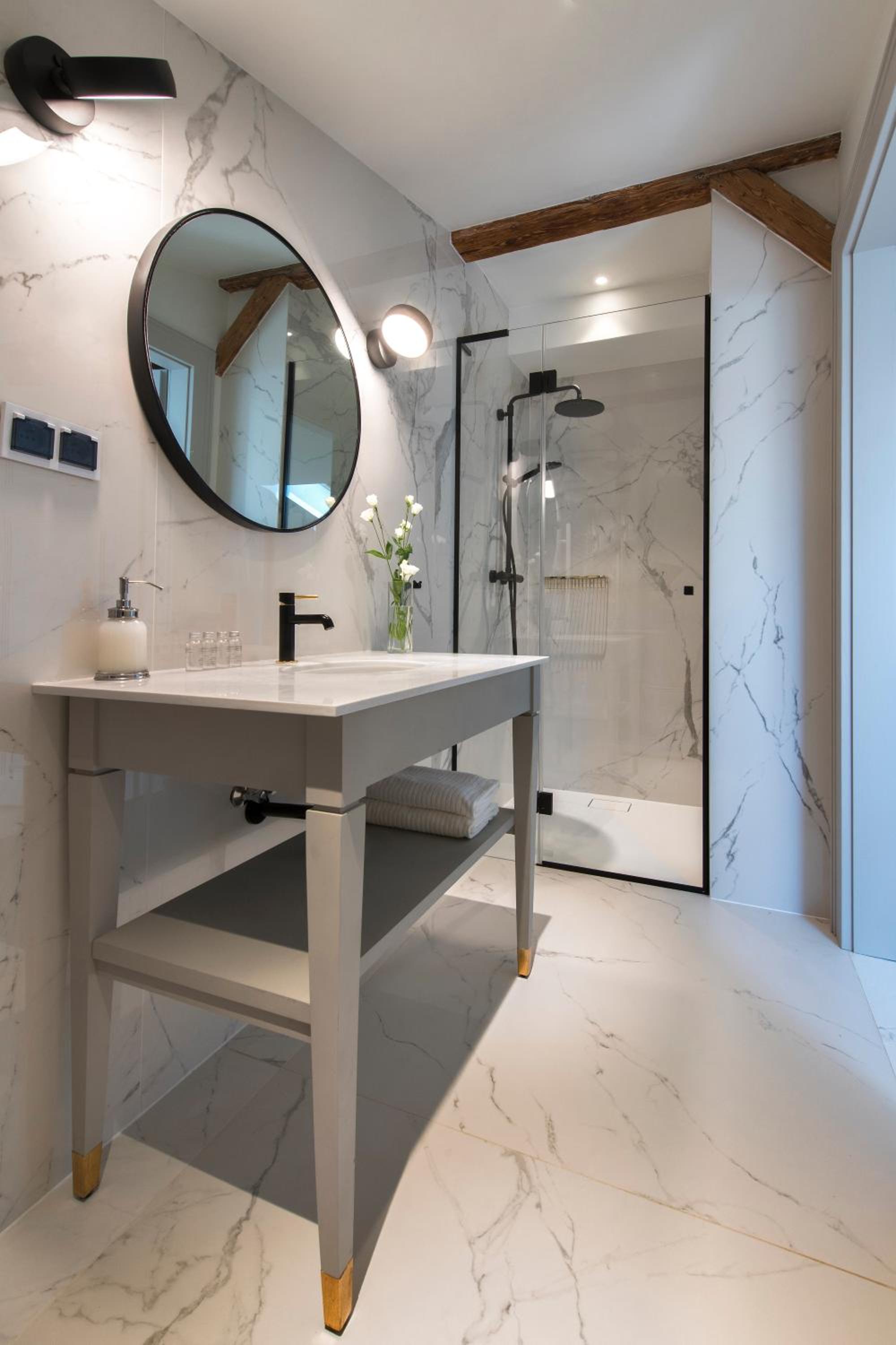 Deluxe Double Room with Shower photo 3