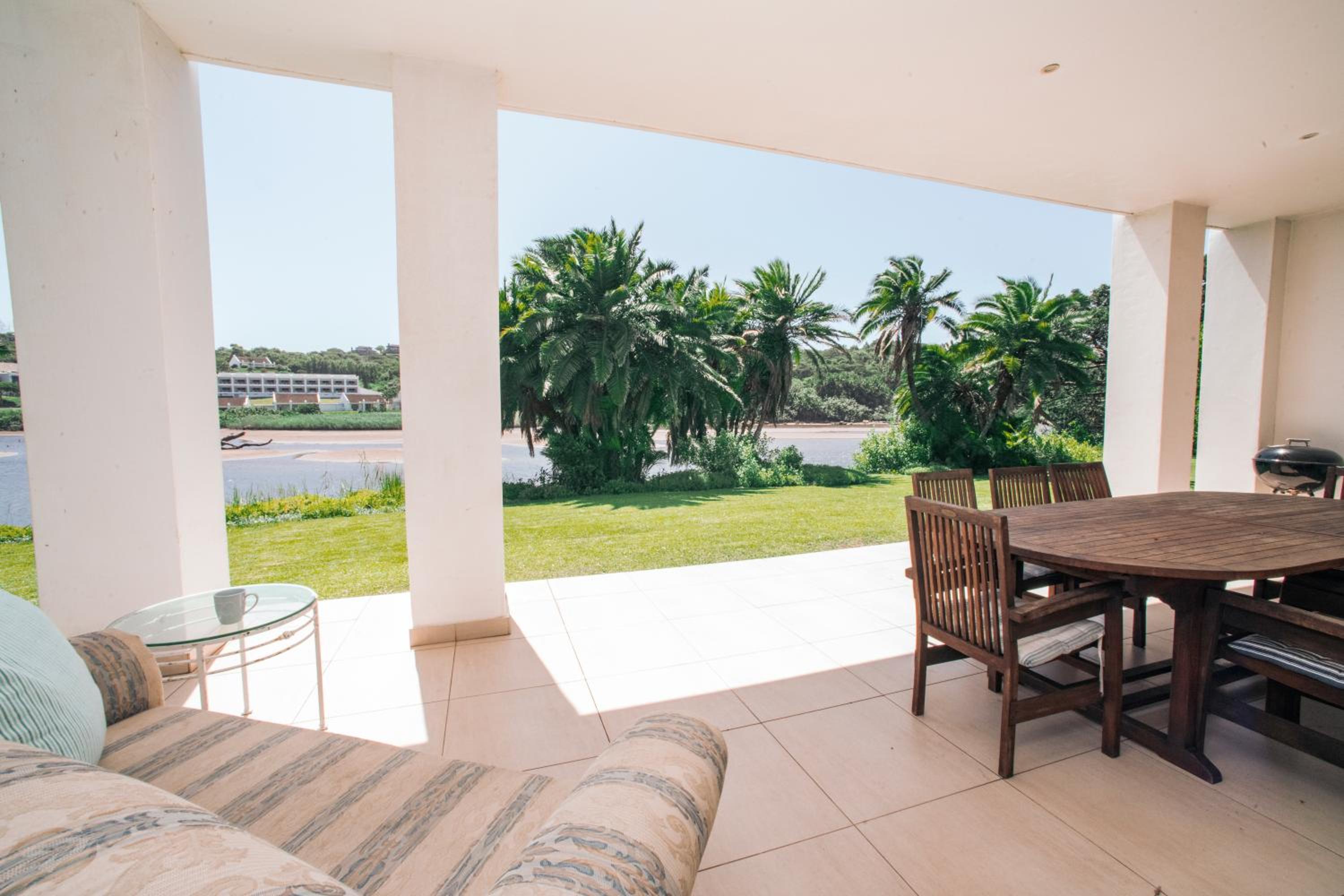 Villa photo 3