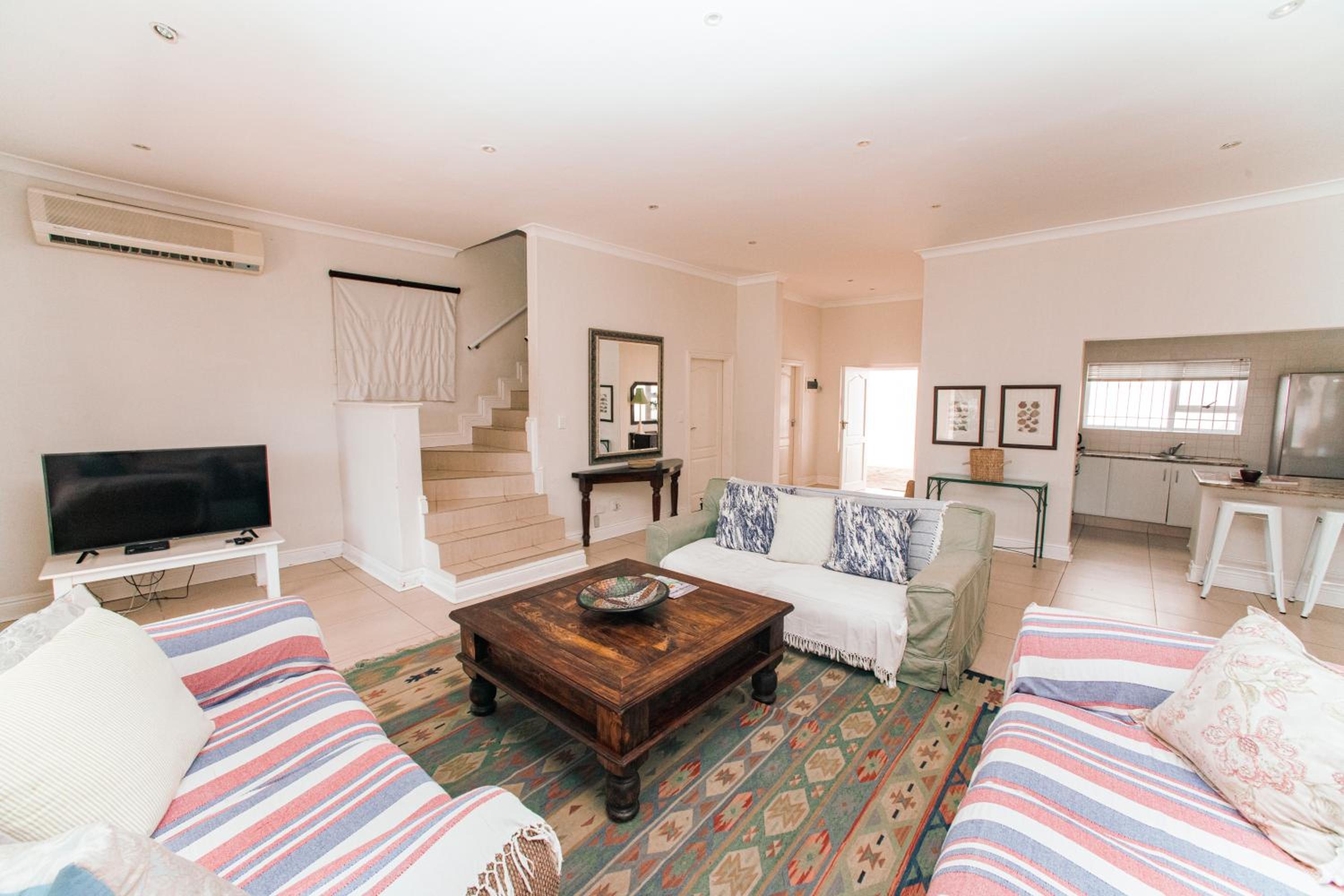 Villa photo 1