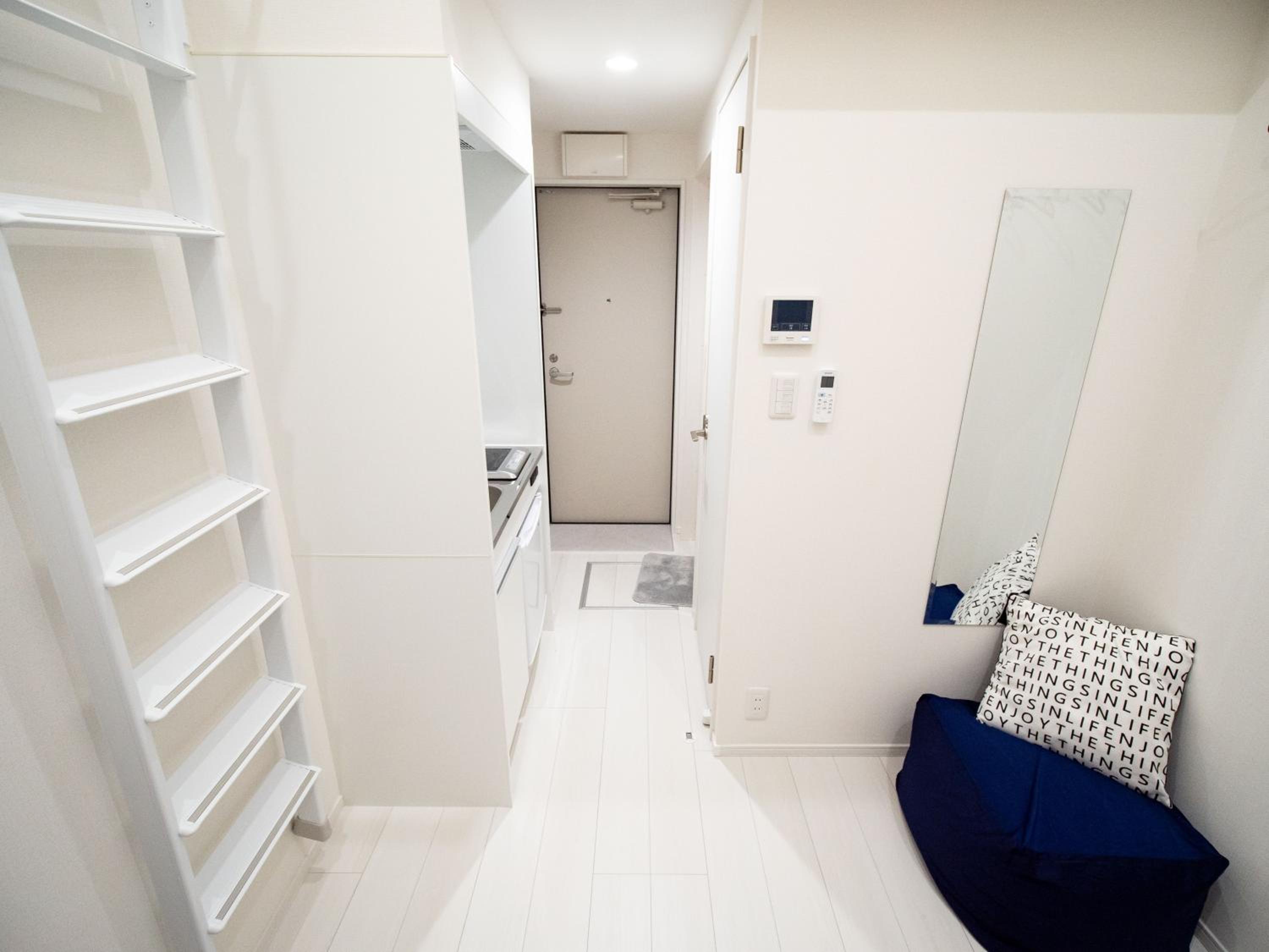 One-Bedroom Apartment photo 2