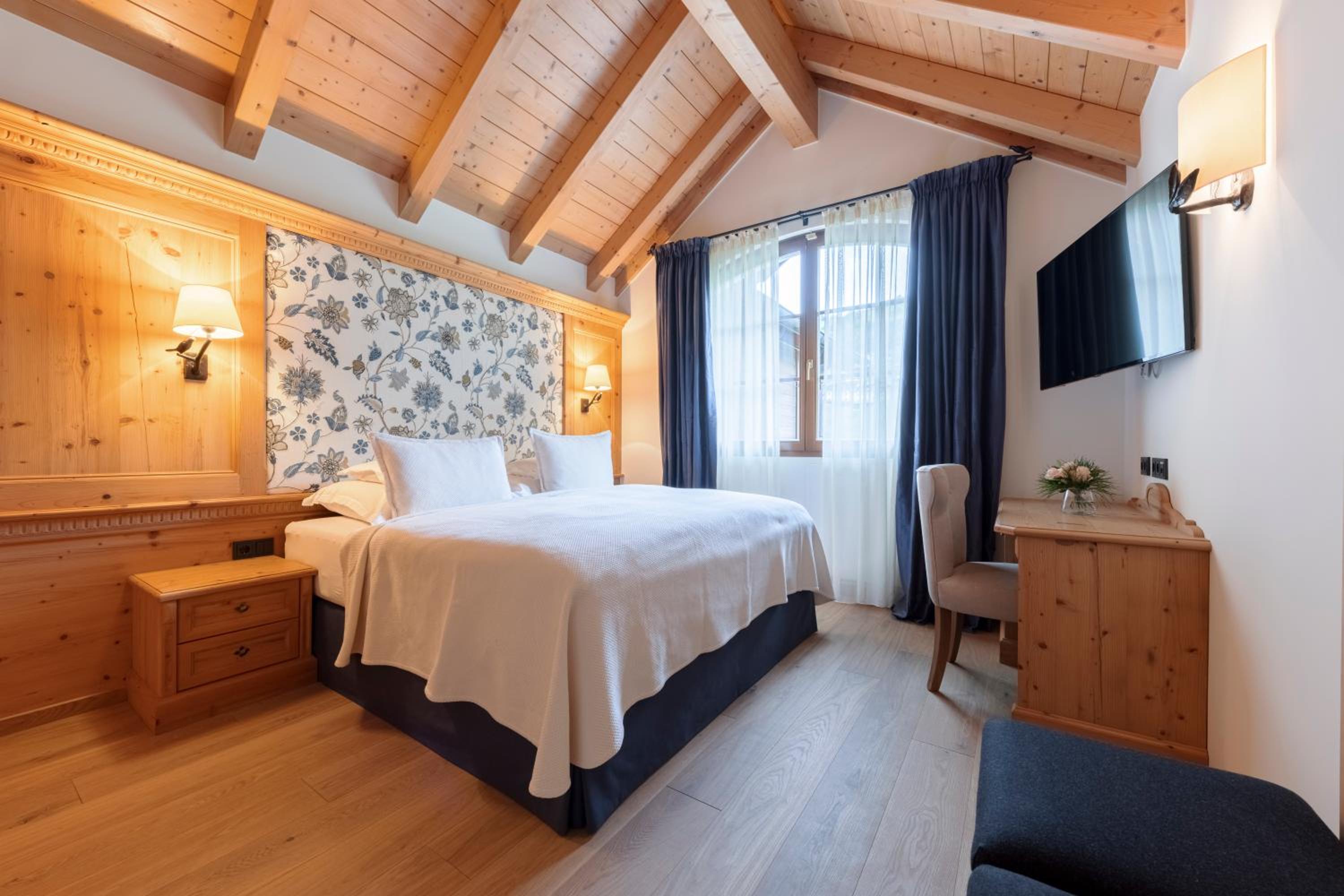 Suite with Oriel photo 1