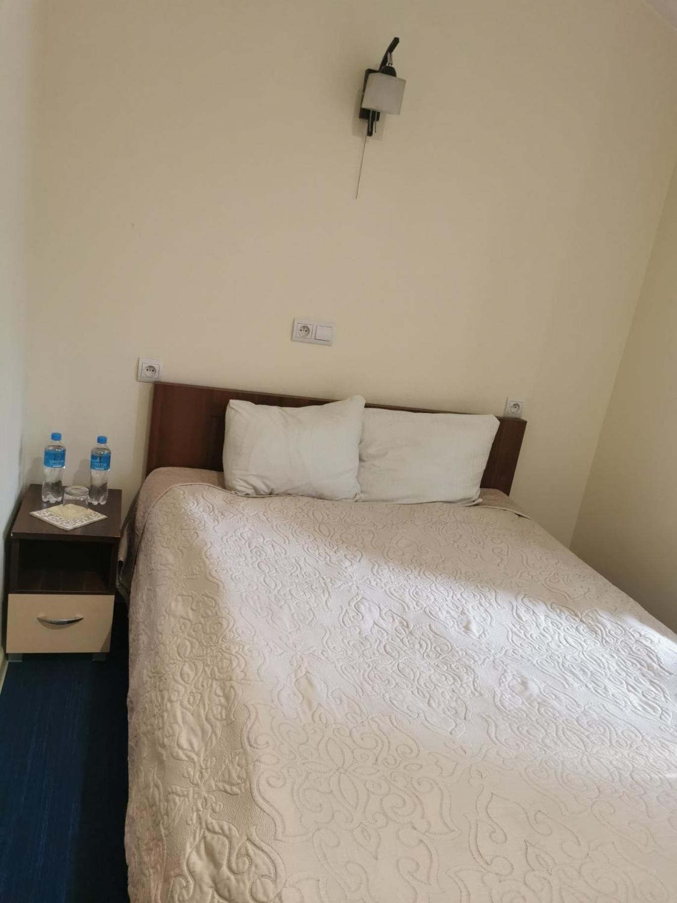 Small Double Room - Photo 2