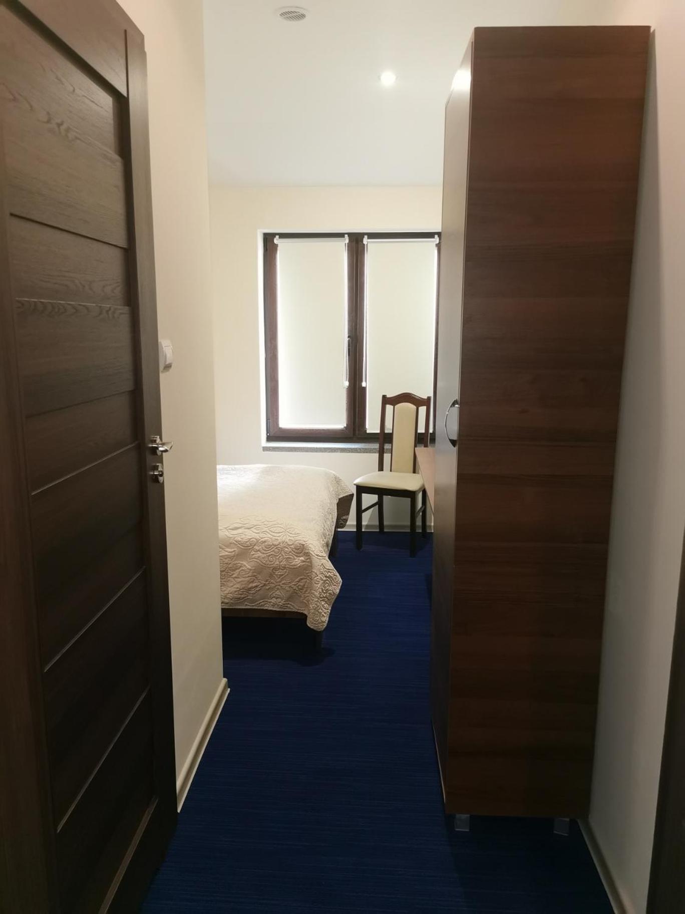 Small Double Room - Photo 3