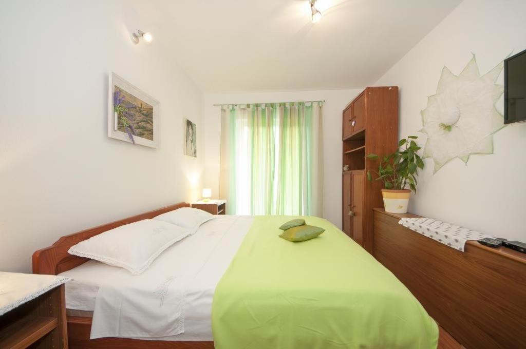 Comfort Two Bedroom Apartment With Terrace photo 2
