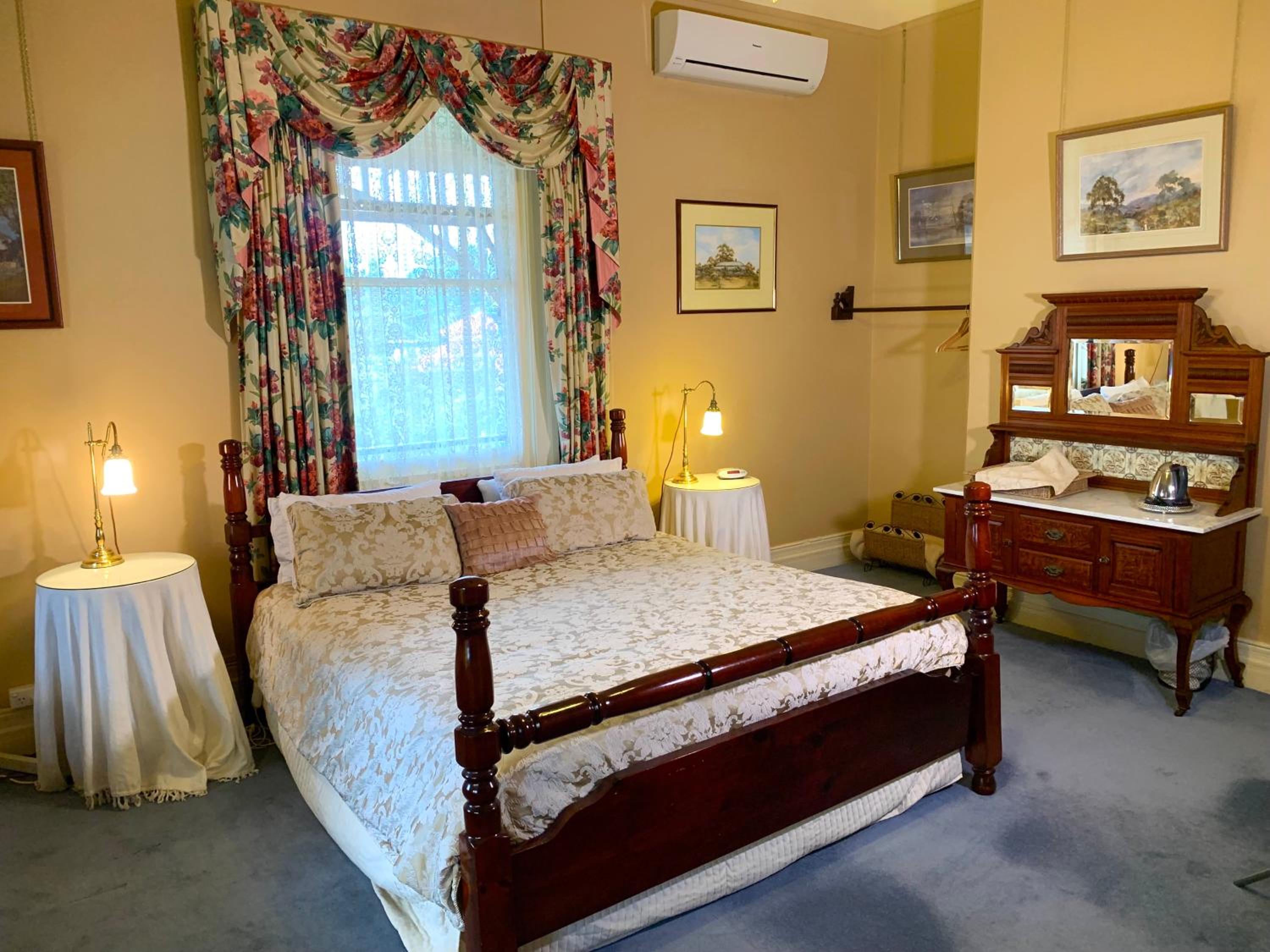 Superior King Room photo 2