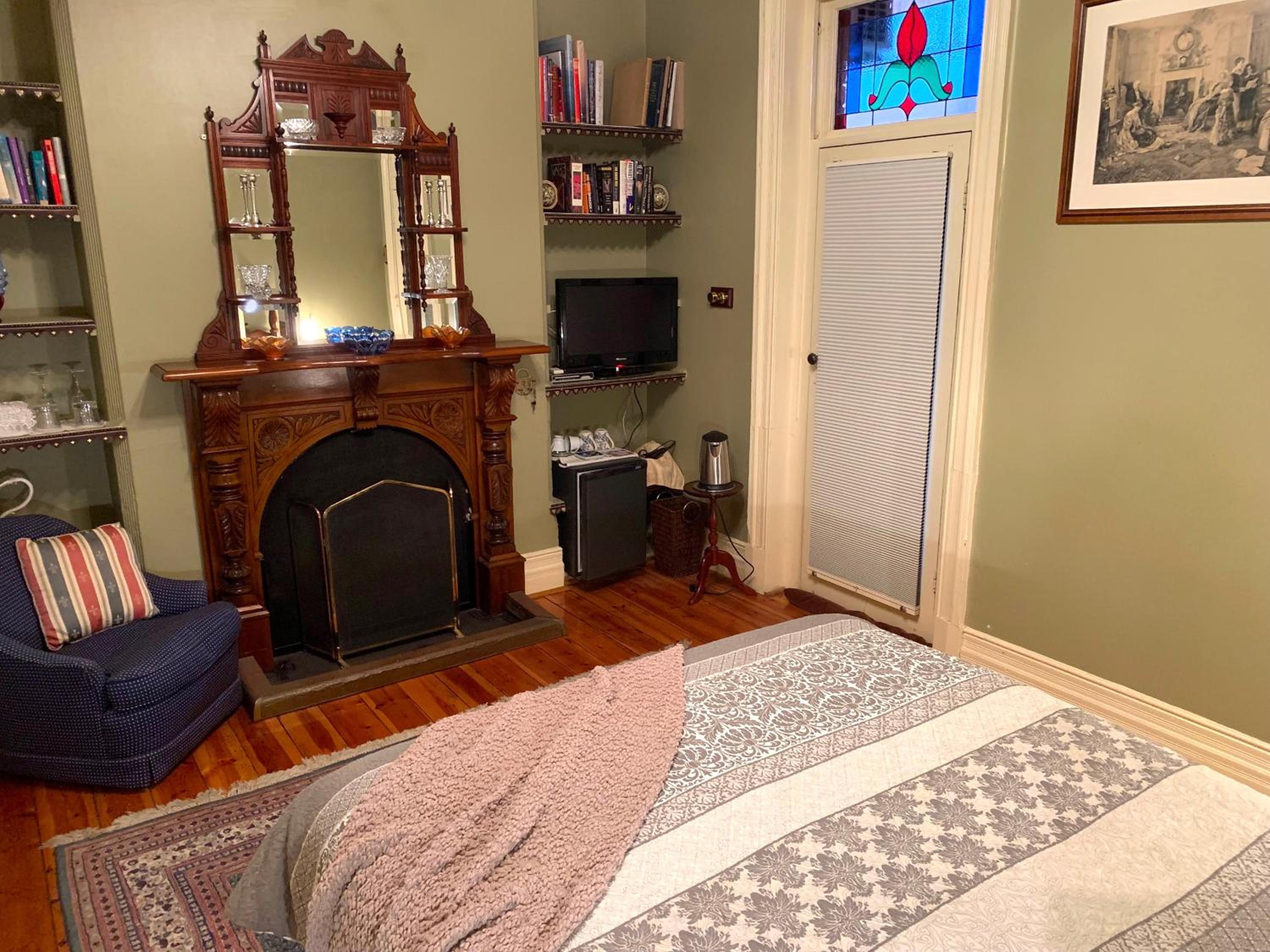 Standard Queen Room photo 2