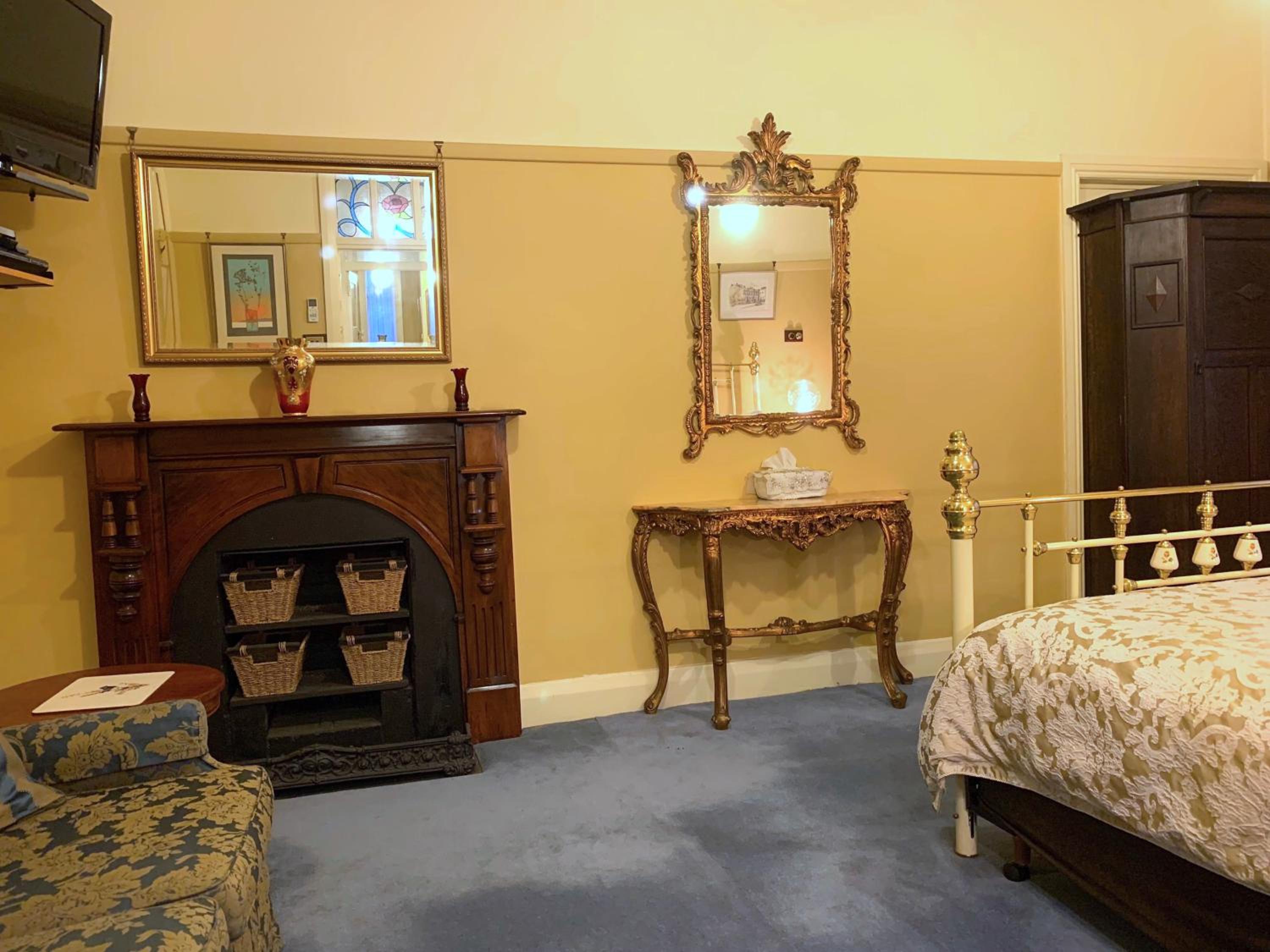 Standard Queen Room photo 2