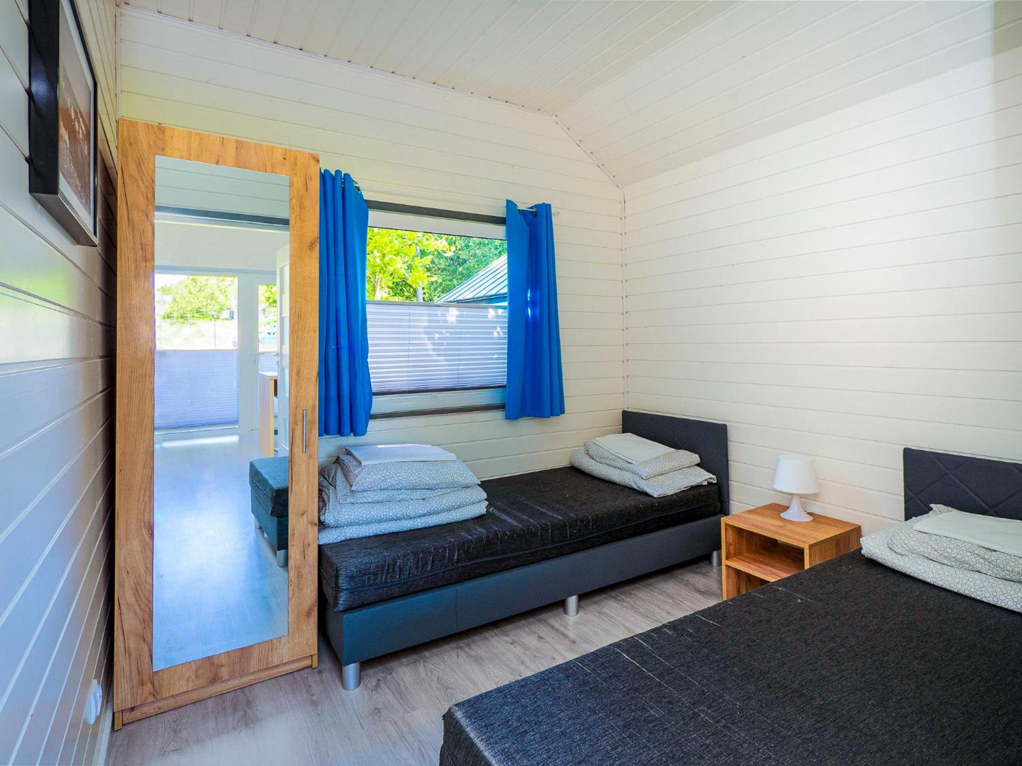 One-Bedroom Bungalow thumbnail 5