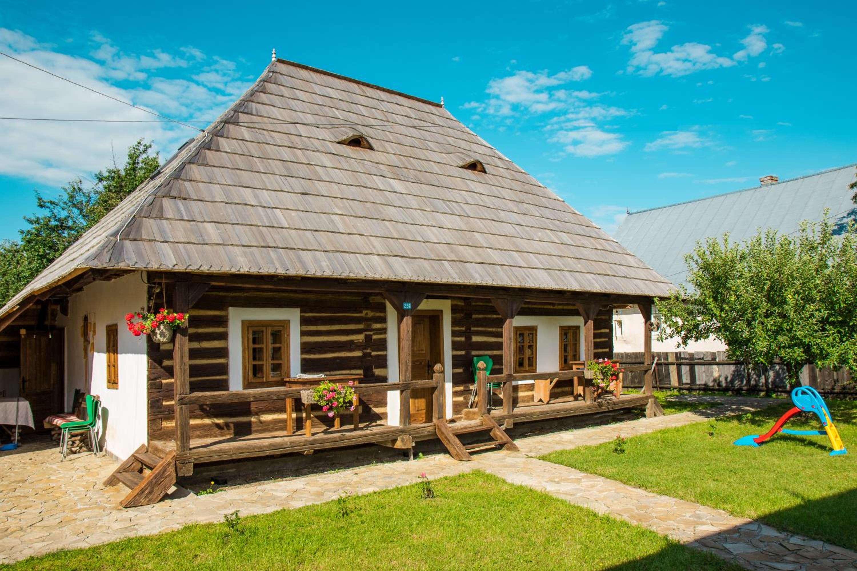 Three-Bedroom House - Photo 23